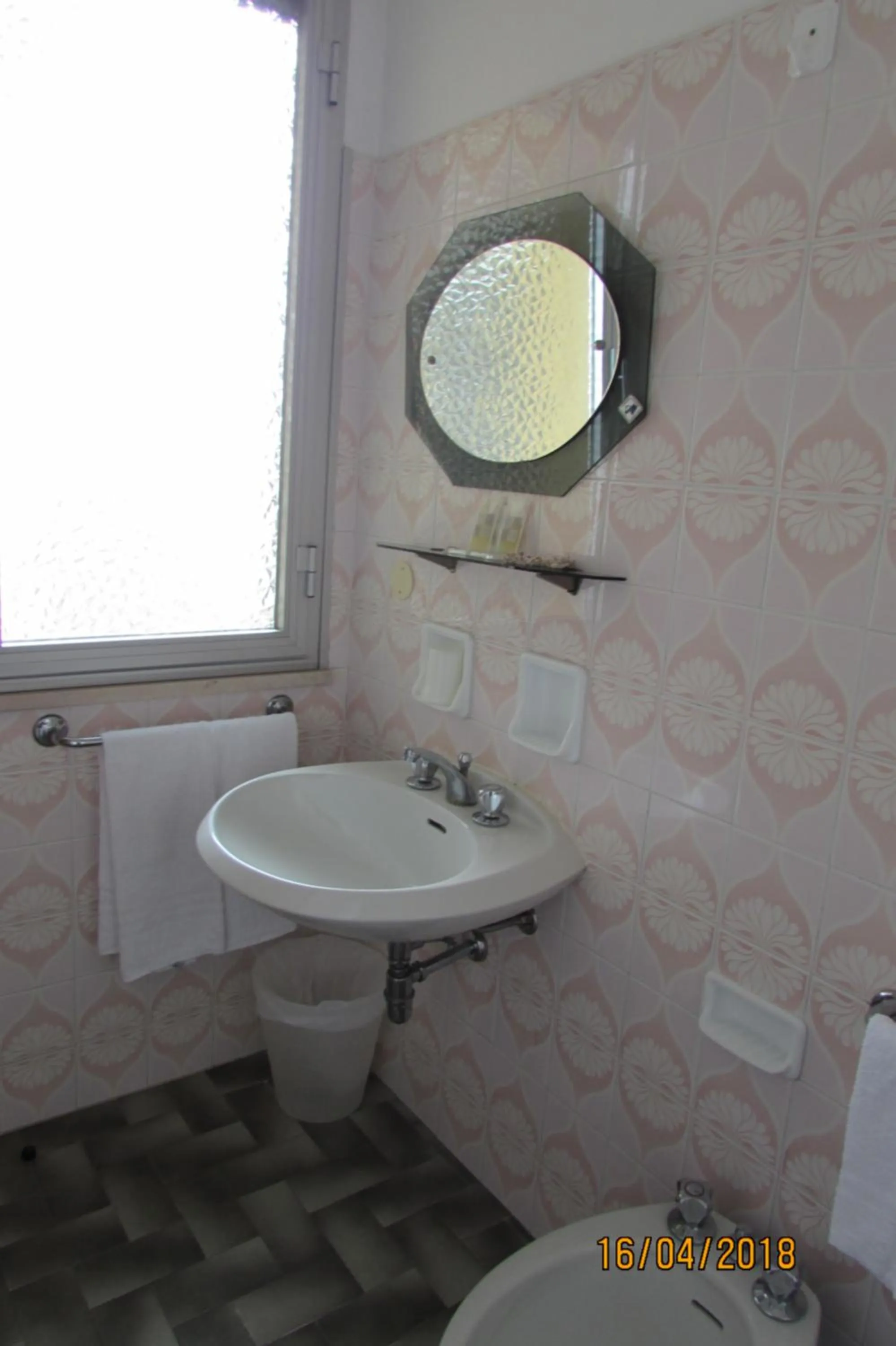 Bathroom in Hotel Toschi