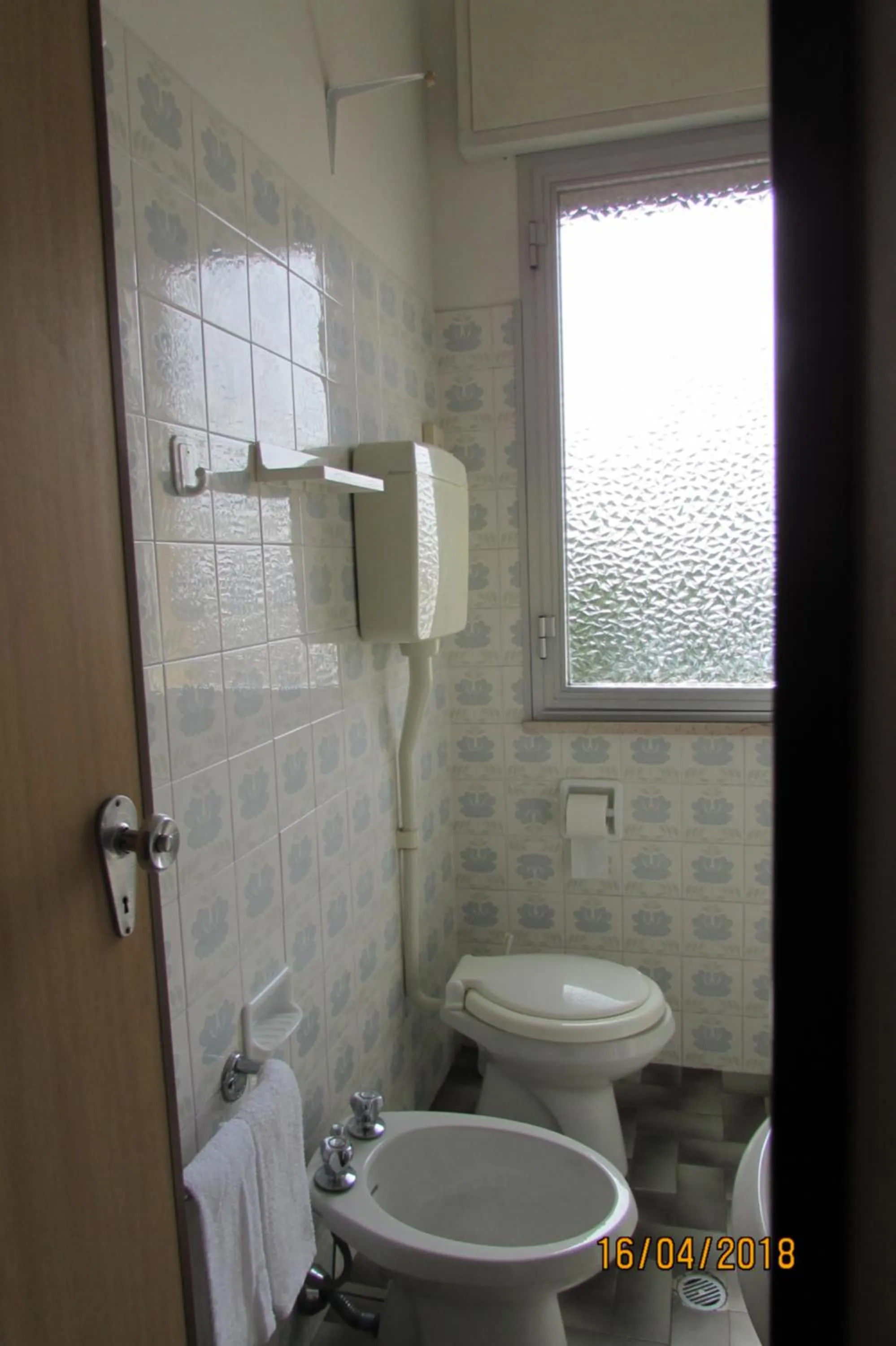 Toilet in Hotel Toschi