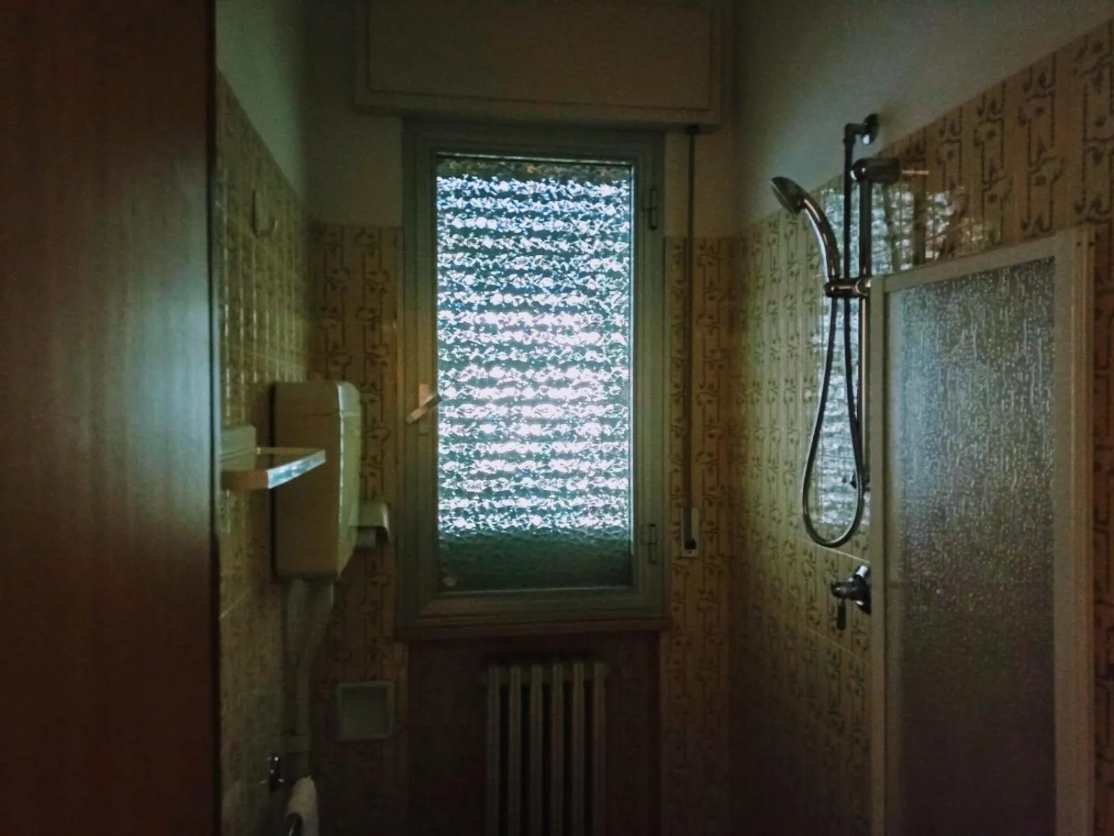 Shower in Hotel Toschi