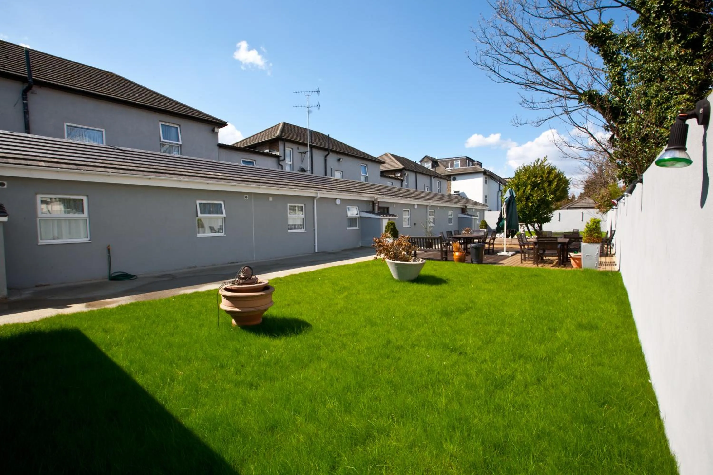 Garden, Property Building in Cranford Hotel