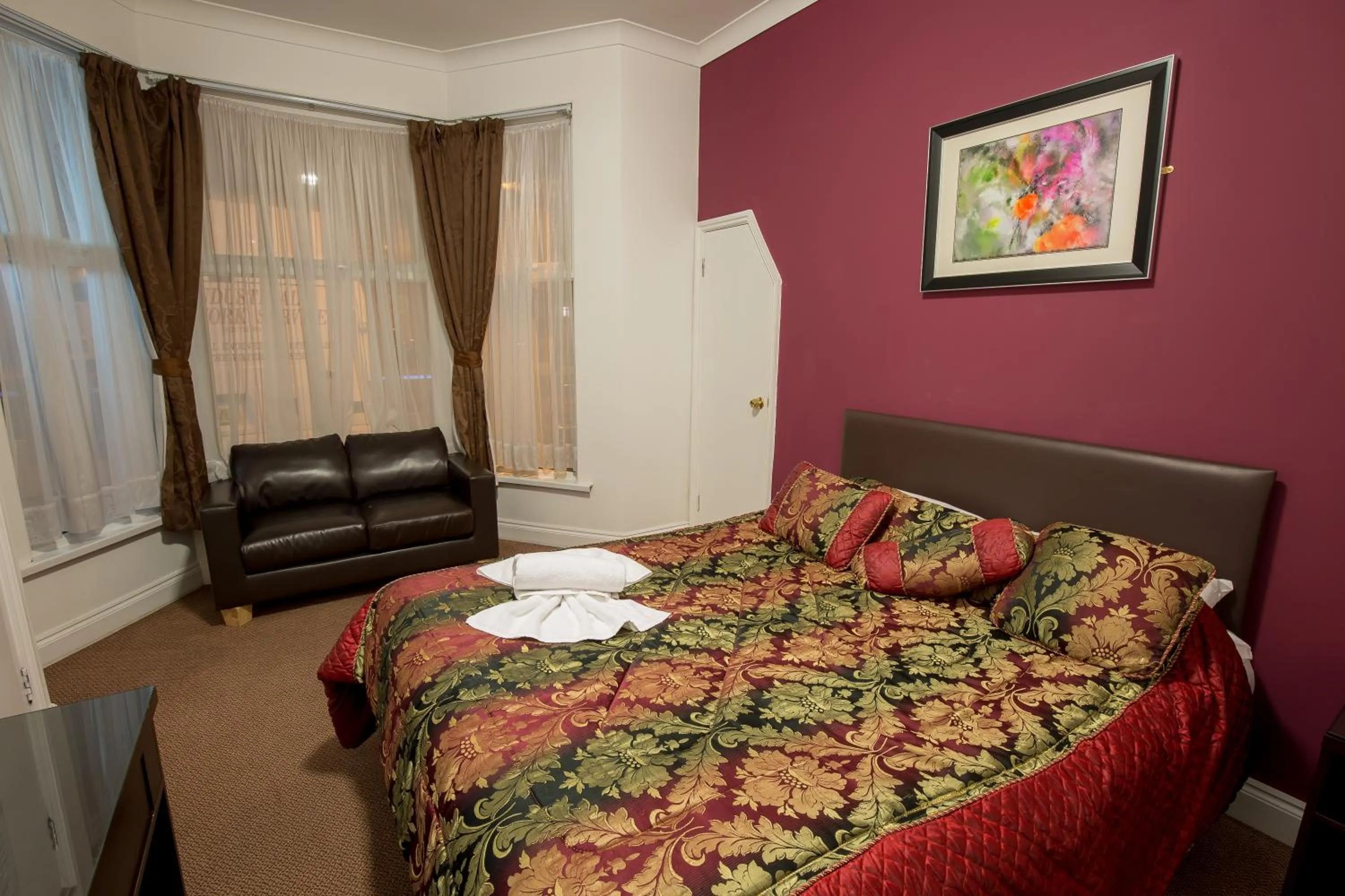 Coffee/tea facilities in Cranford Hotel