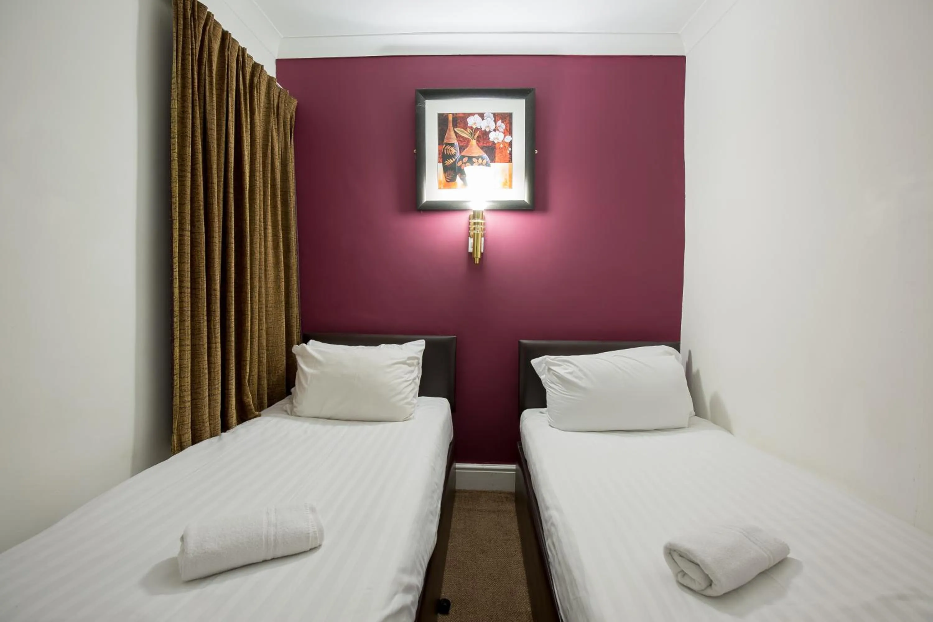 Coffee/tea facilities in Cranford Hotel