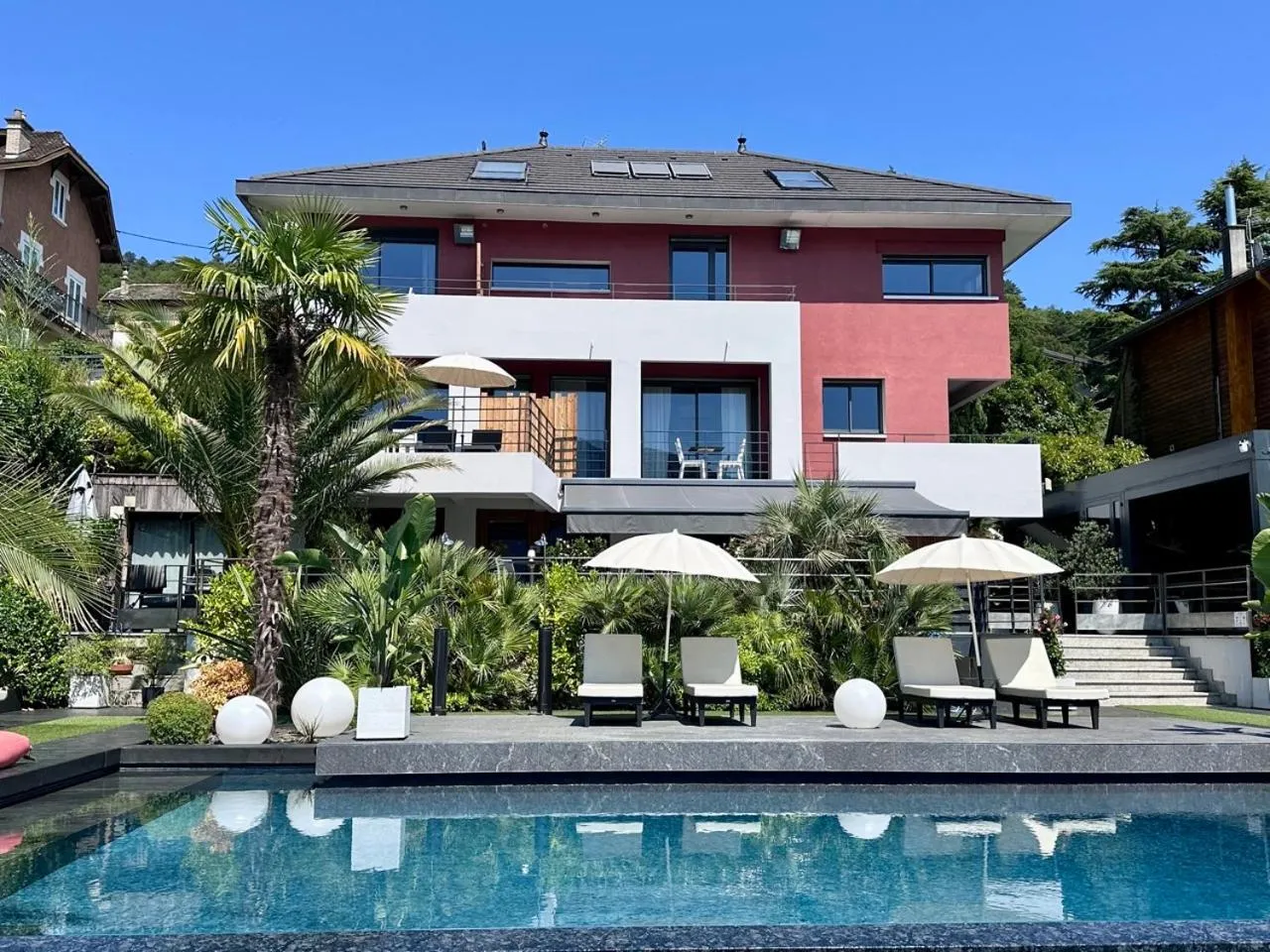 Property building in Les Suites du Lac