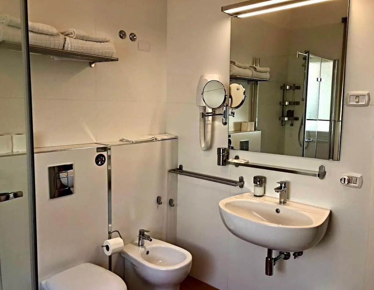 Shower in DayBreak B&B