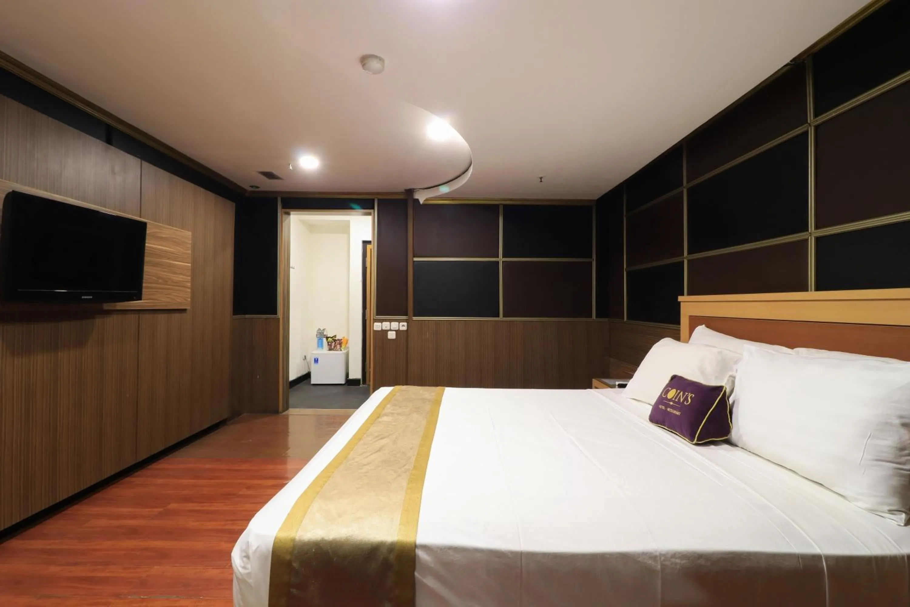 Bedroom, Bed in Coins Hotel Jakarta