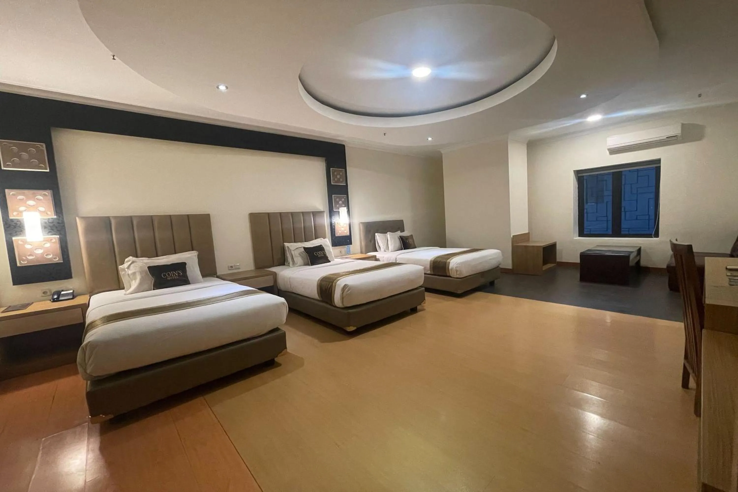 Bedroom, Bed in Coins Hotel Jakarta