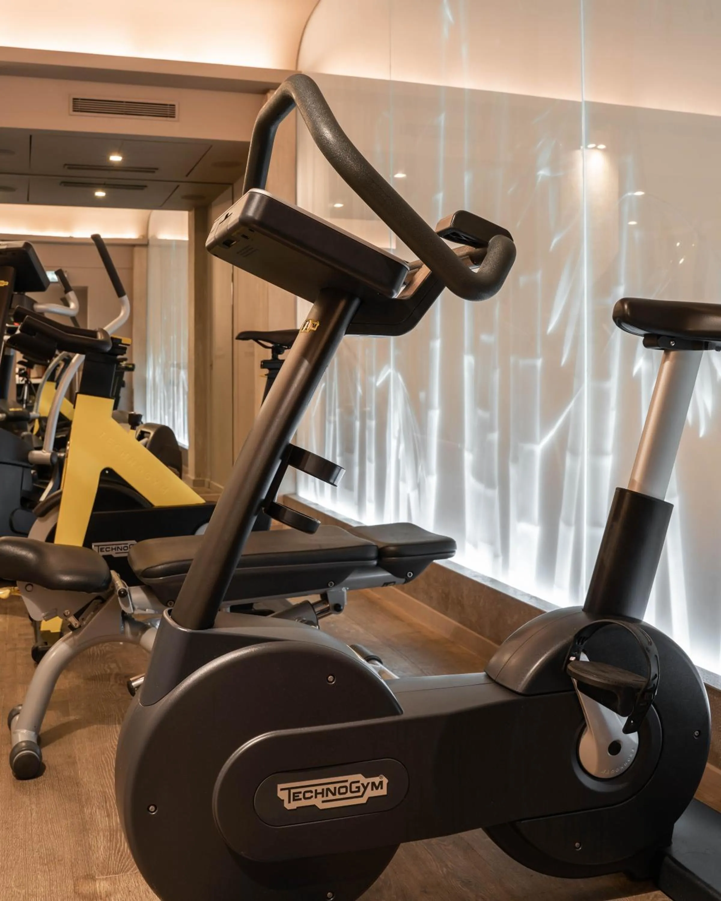 Spa and wellness centre/facilities in Le Pavillon de la Reine & Spa, Place des Vosges