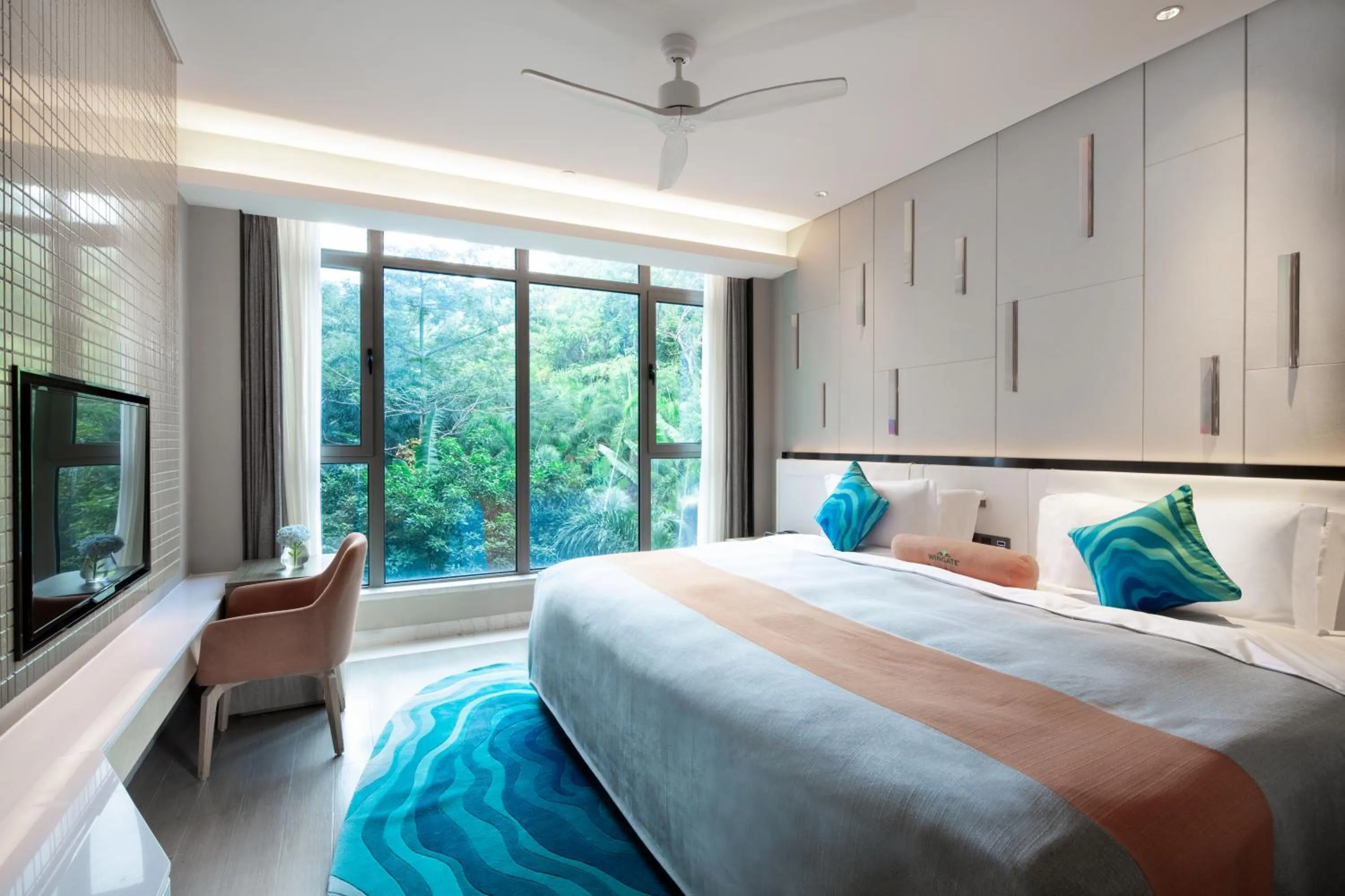 Photo of the whole room, Bed in 三亚鹿回头蔚景温德姆酒店