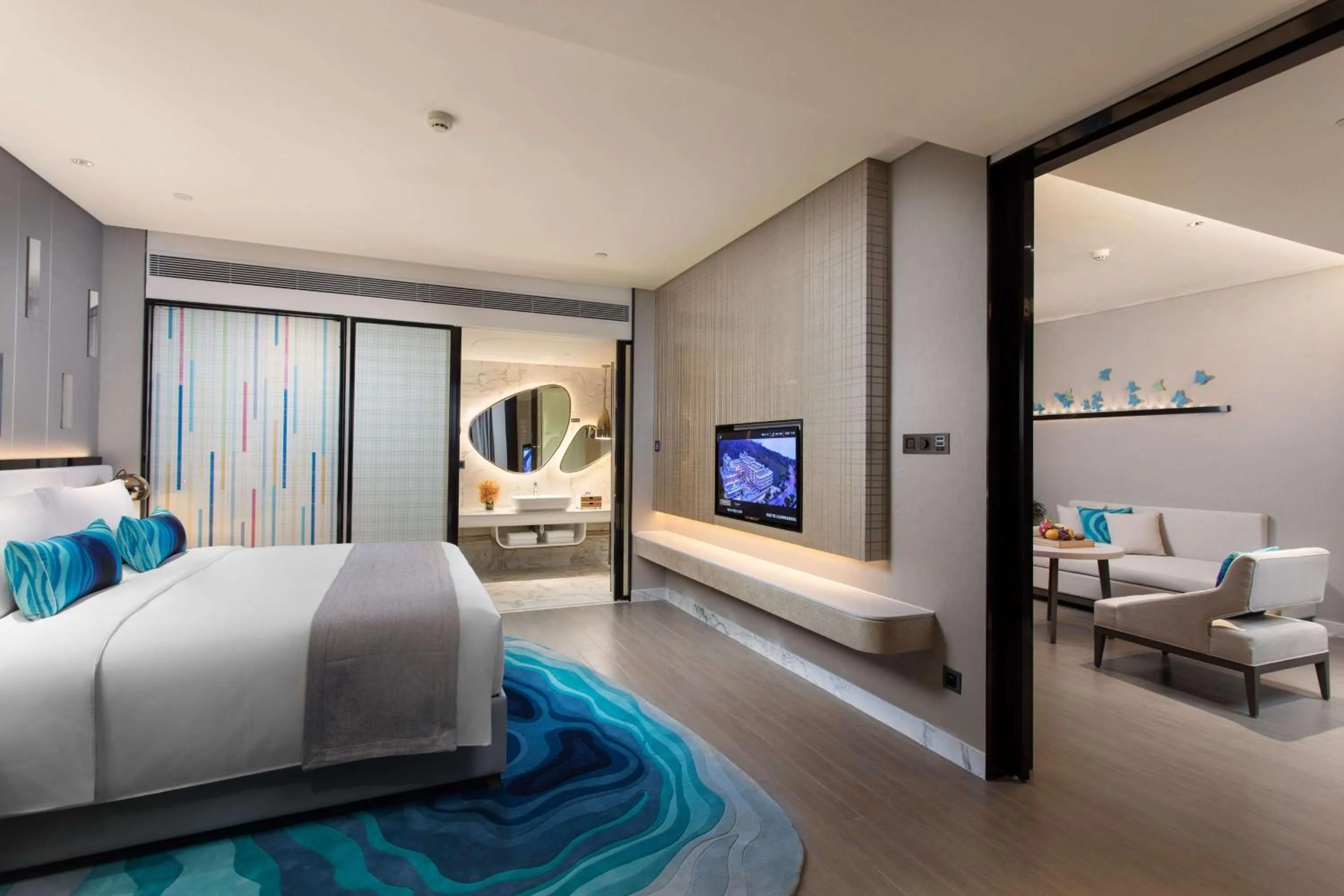 Photo of the whole room, Bed in 三亚鹿回头蔚景温德姆酒店