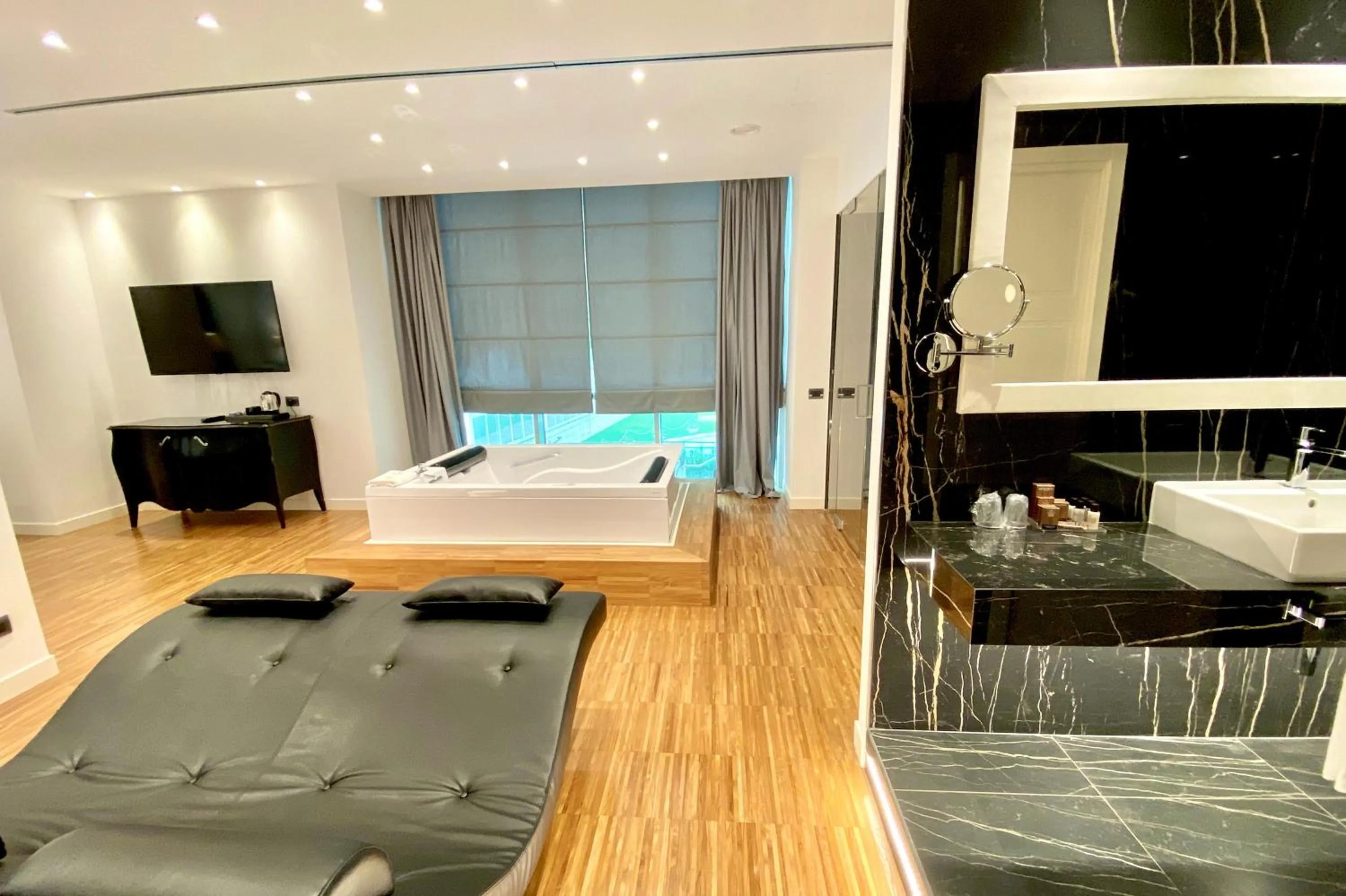 Photo of the whole room, Bed in Fonte Del Benessere Resort