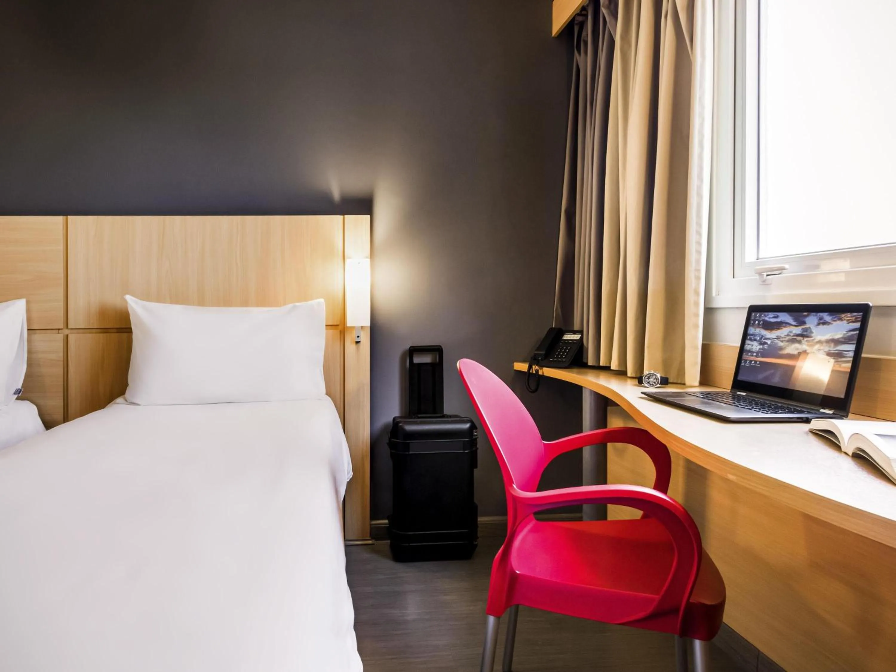 Bedroom, Bed in ibis Marilia