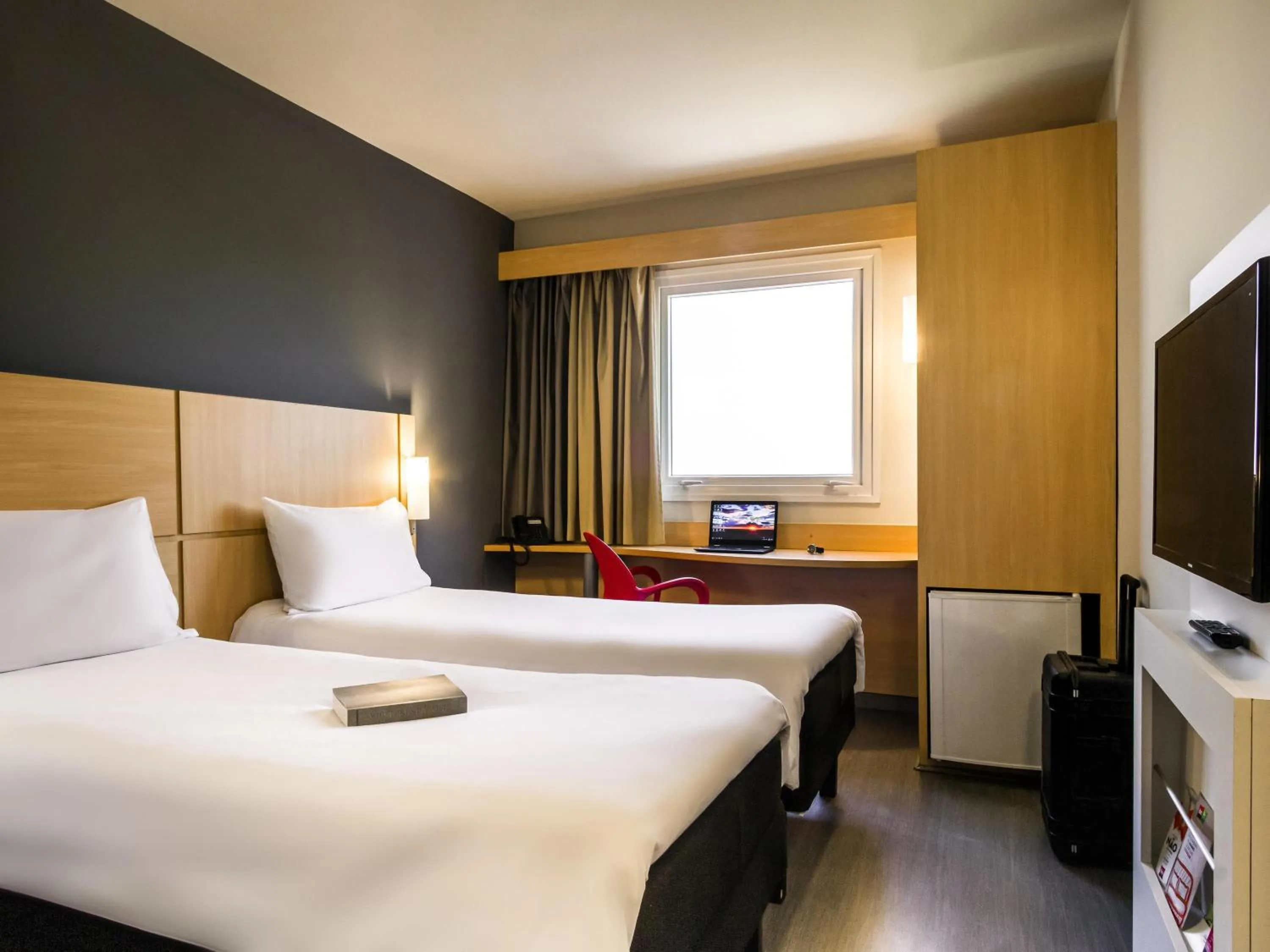 Bedroom, Bed in ibis Marilia