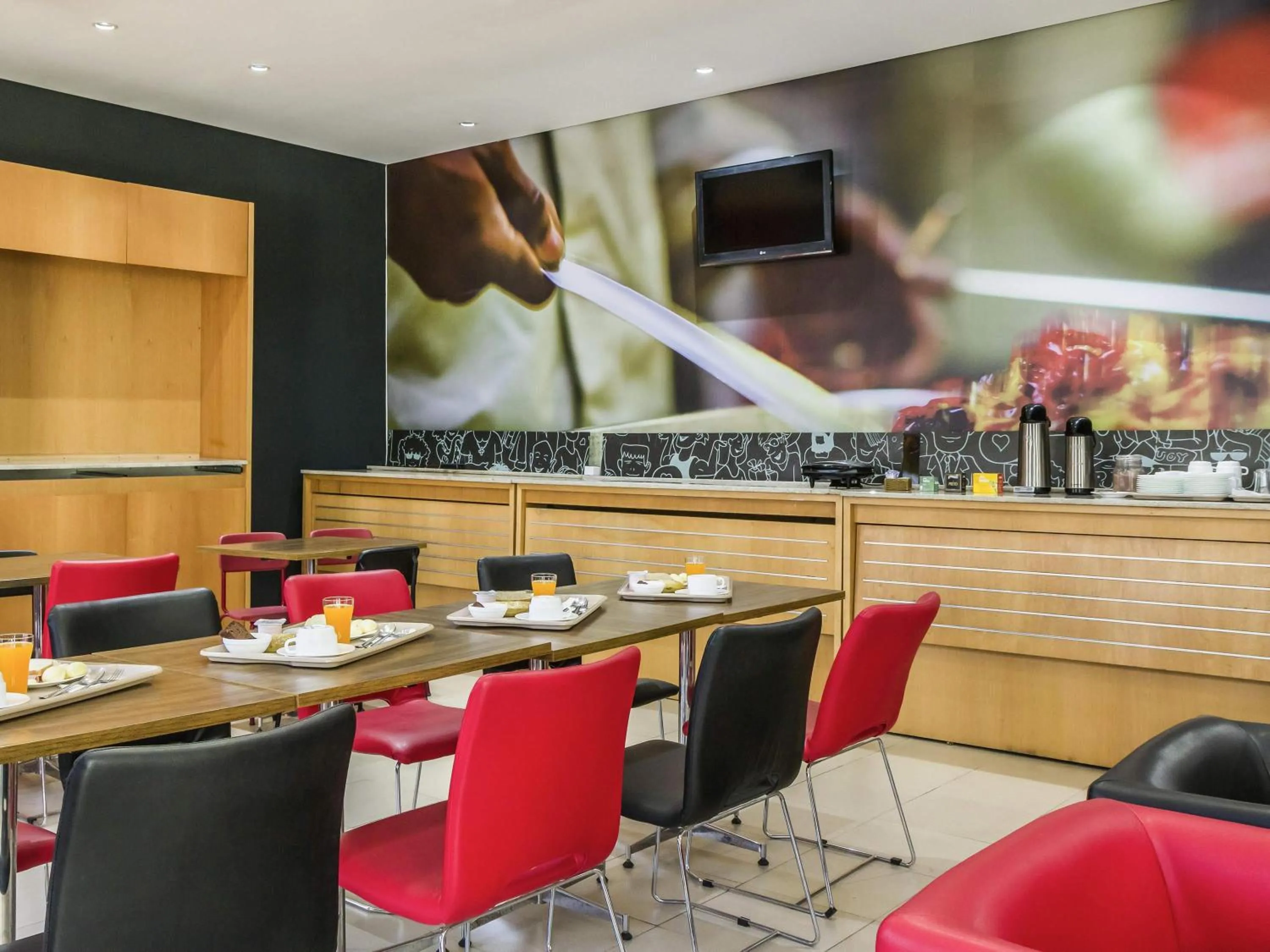 Restaurant/places to eat in ibis Barretos