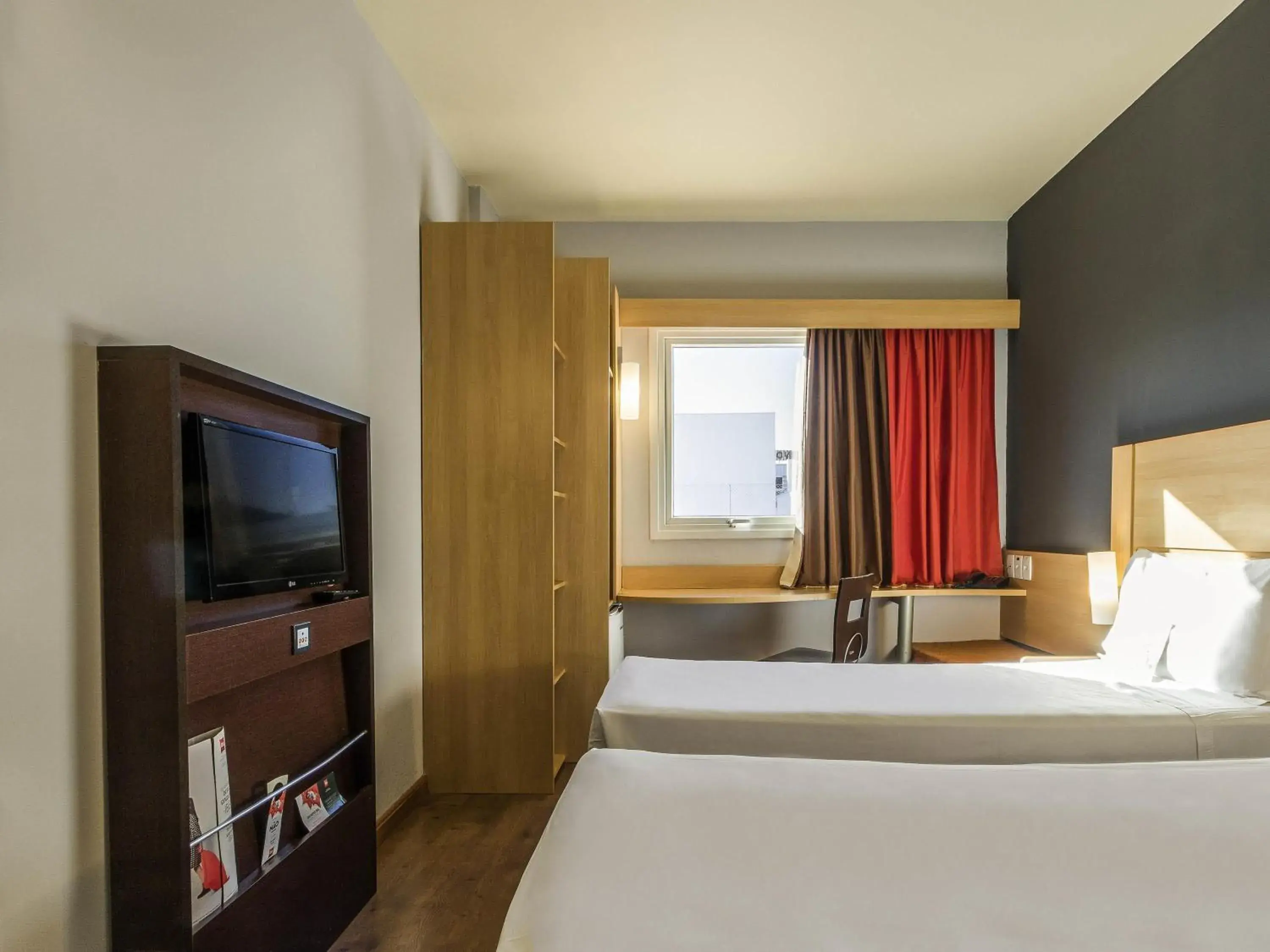 Double Room with Extra Child Bed - single occupancy in ibis Barretos Double Room with Extra Child Bed - single occupancy in ibis Barretos