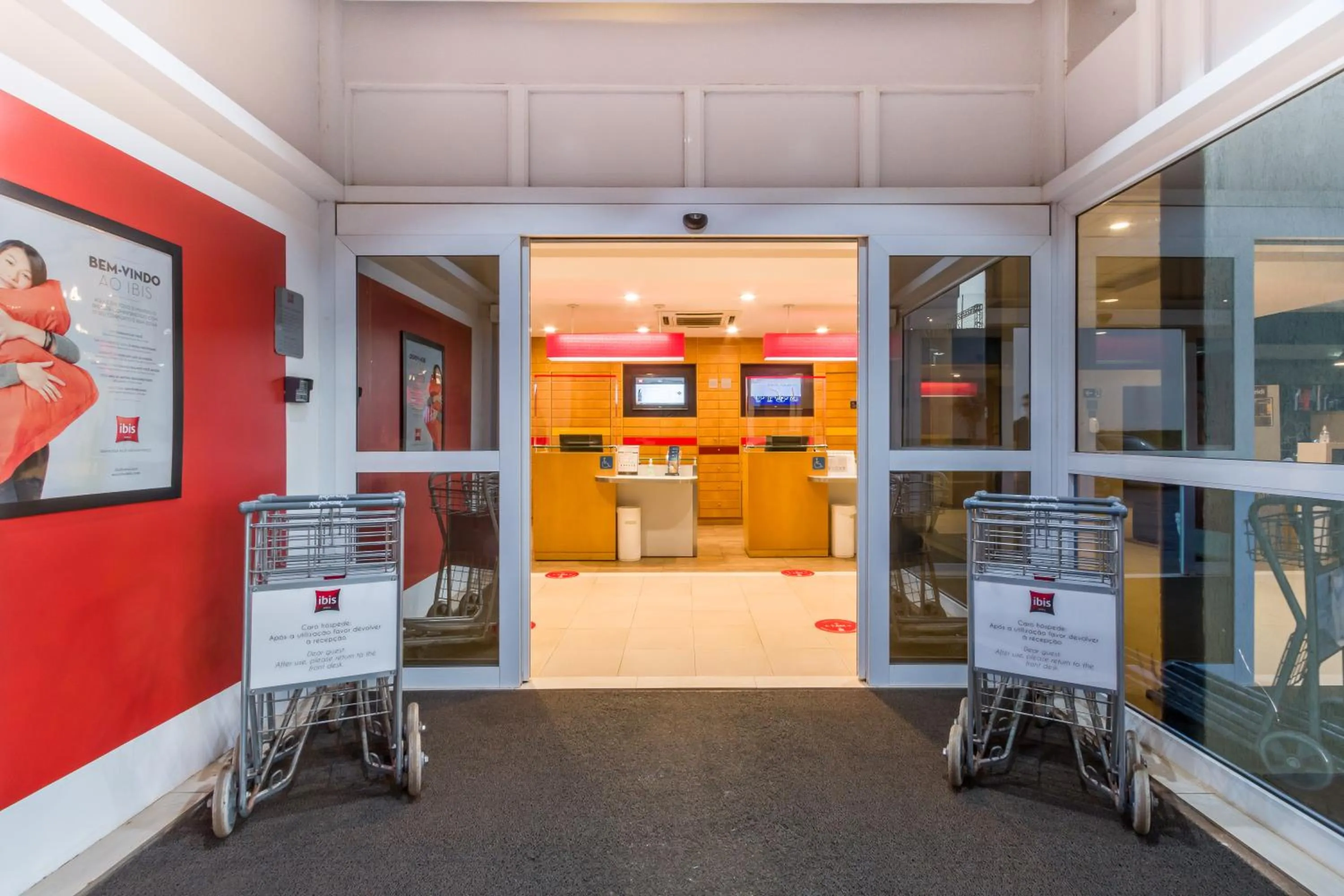 Facade/entrance in ibis Barretos