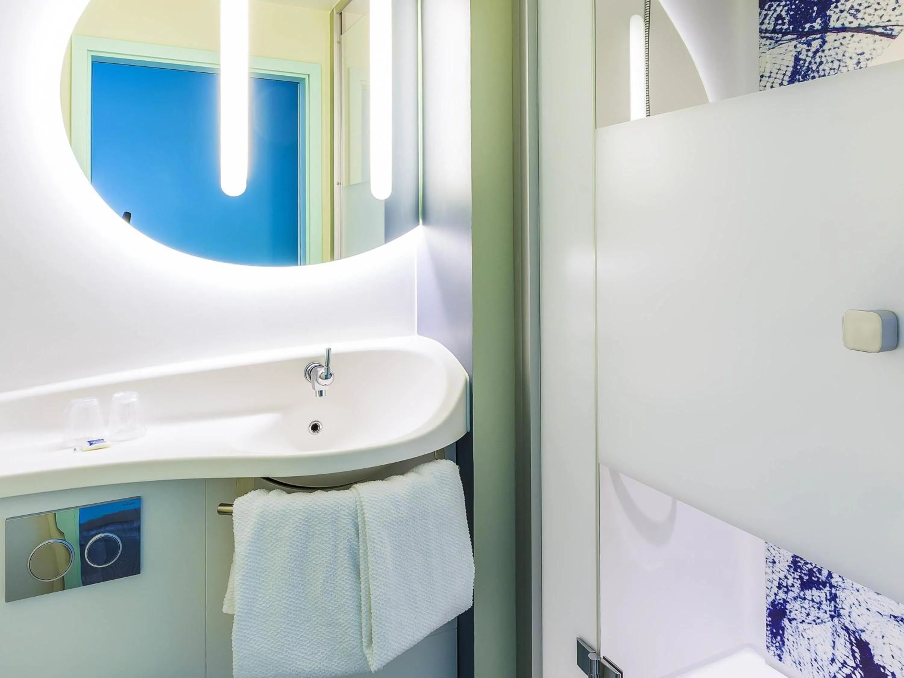 Bedroom in ibis budget Geneve Palexpo Aeroport