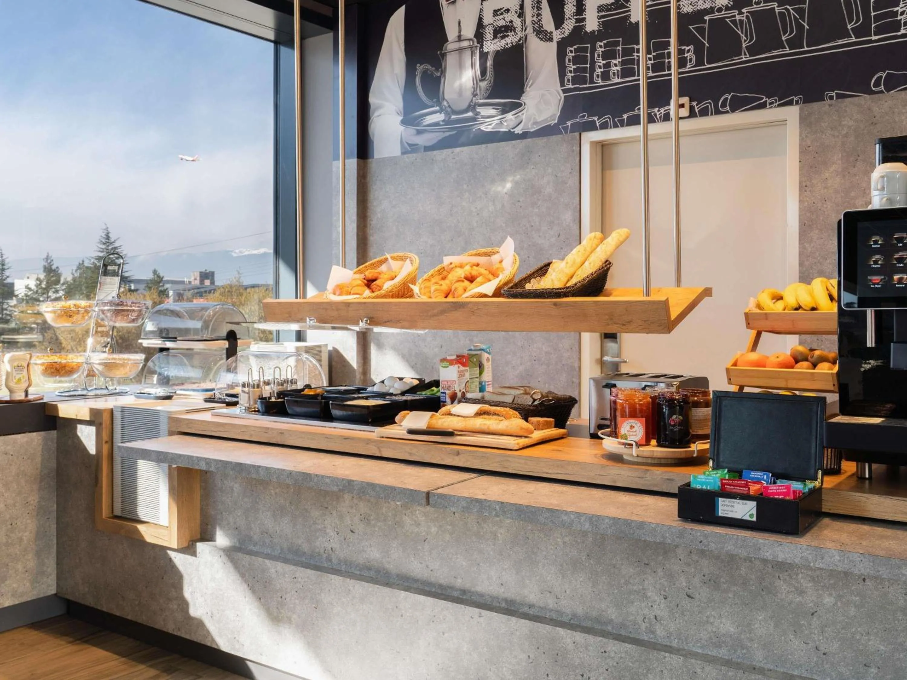 Breakfast in ibis budget Geneve Palexpo Aeroport