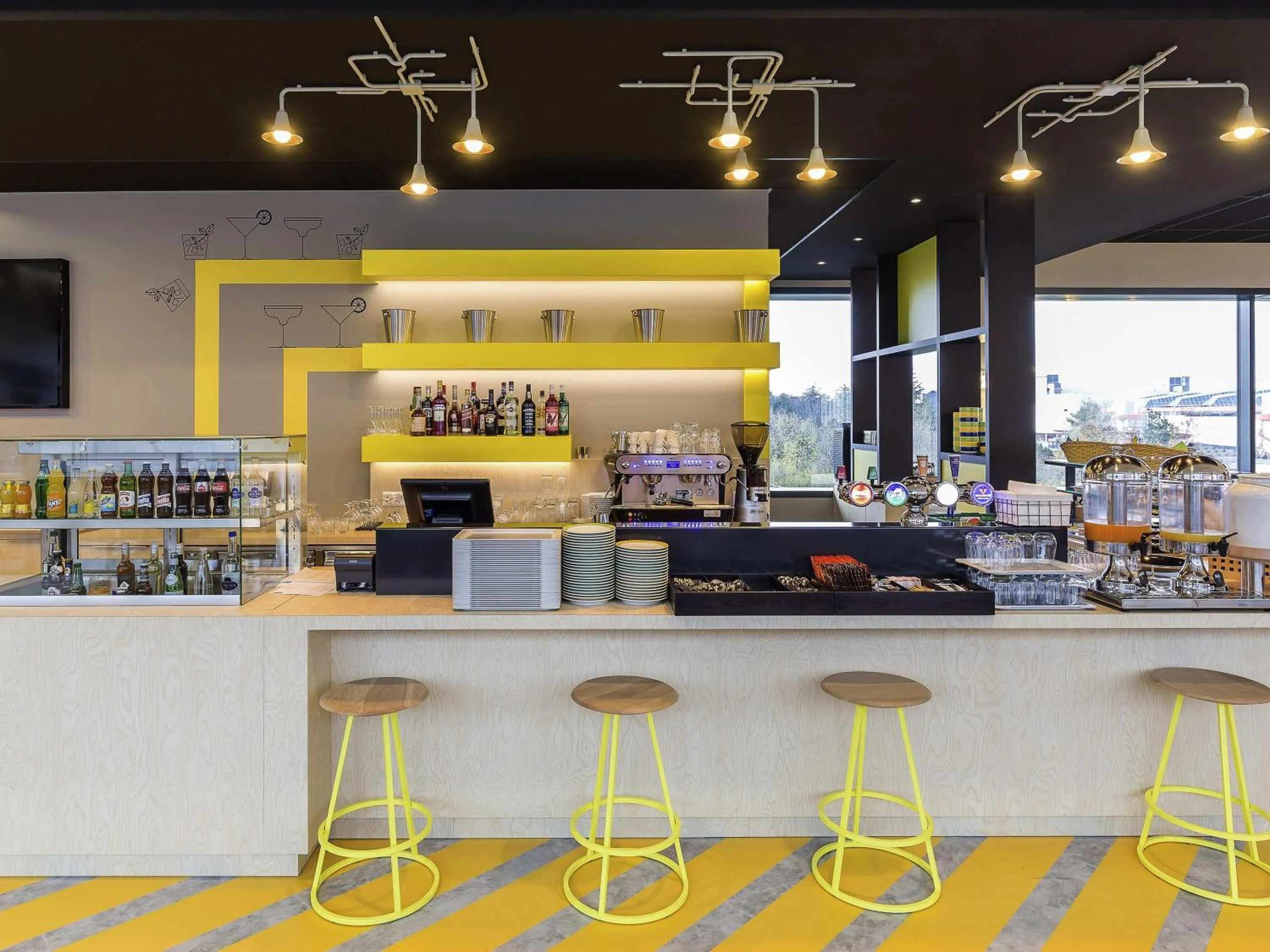 Lounge or bar in ibis Styles Geneve Palexpo Aeroport