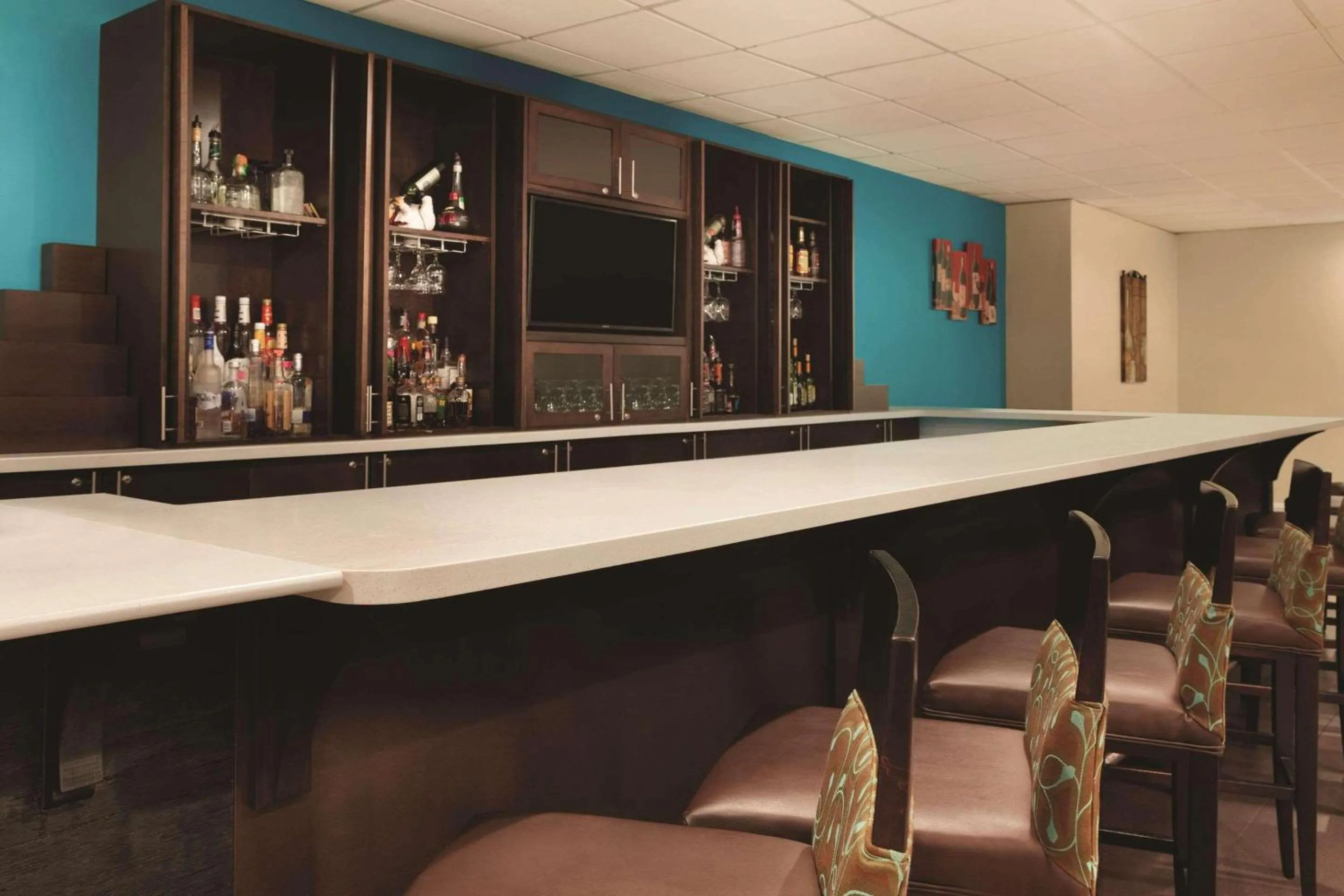 Restaurant/places to eat in Radisson Hotel Charlotte Airport