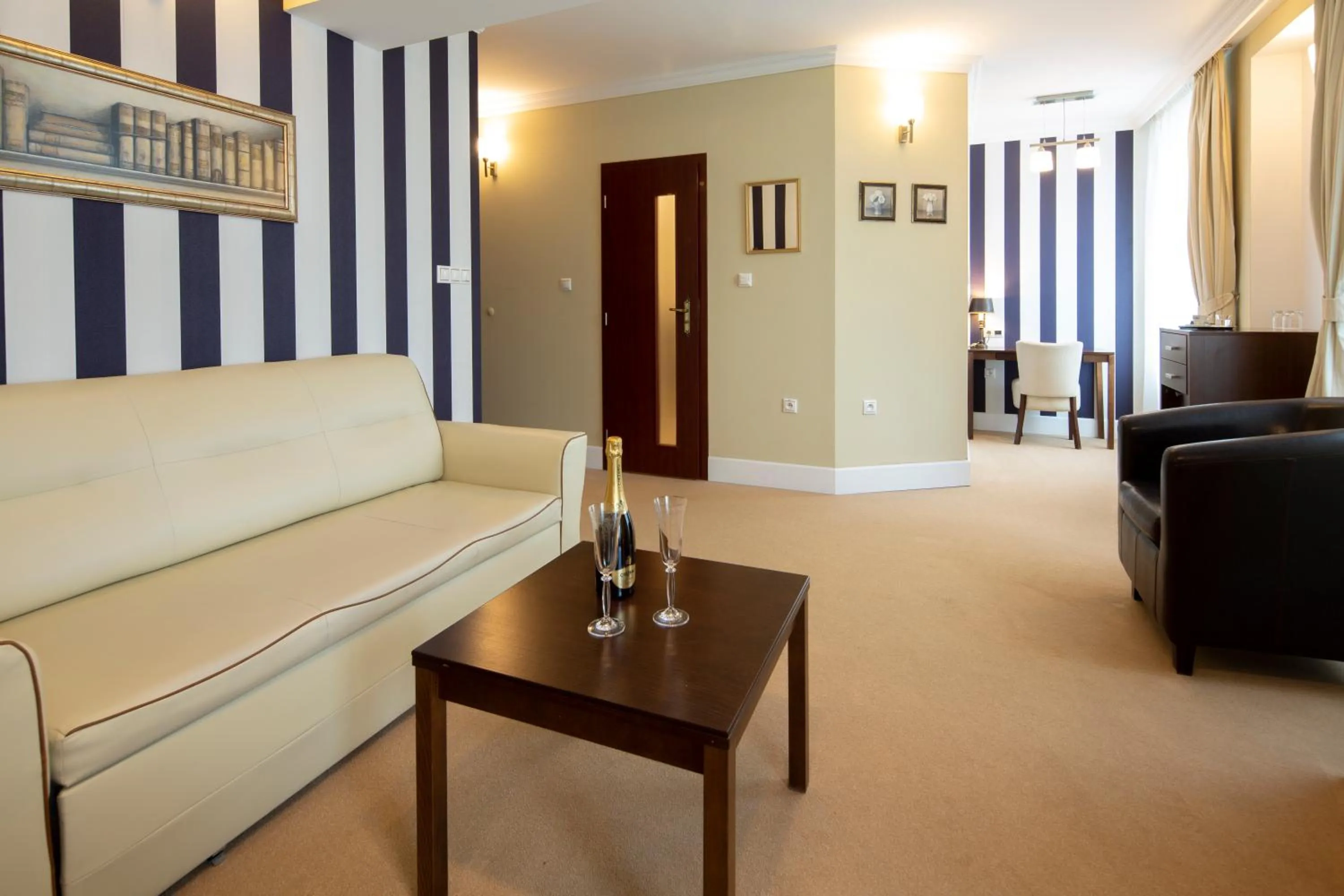 Photo of the whole room in Pension Eden