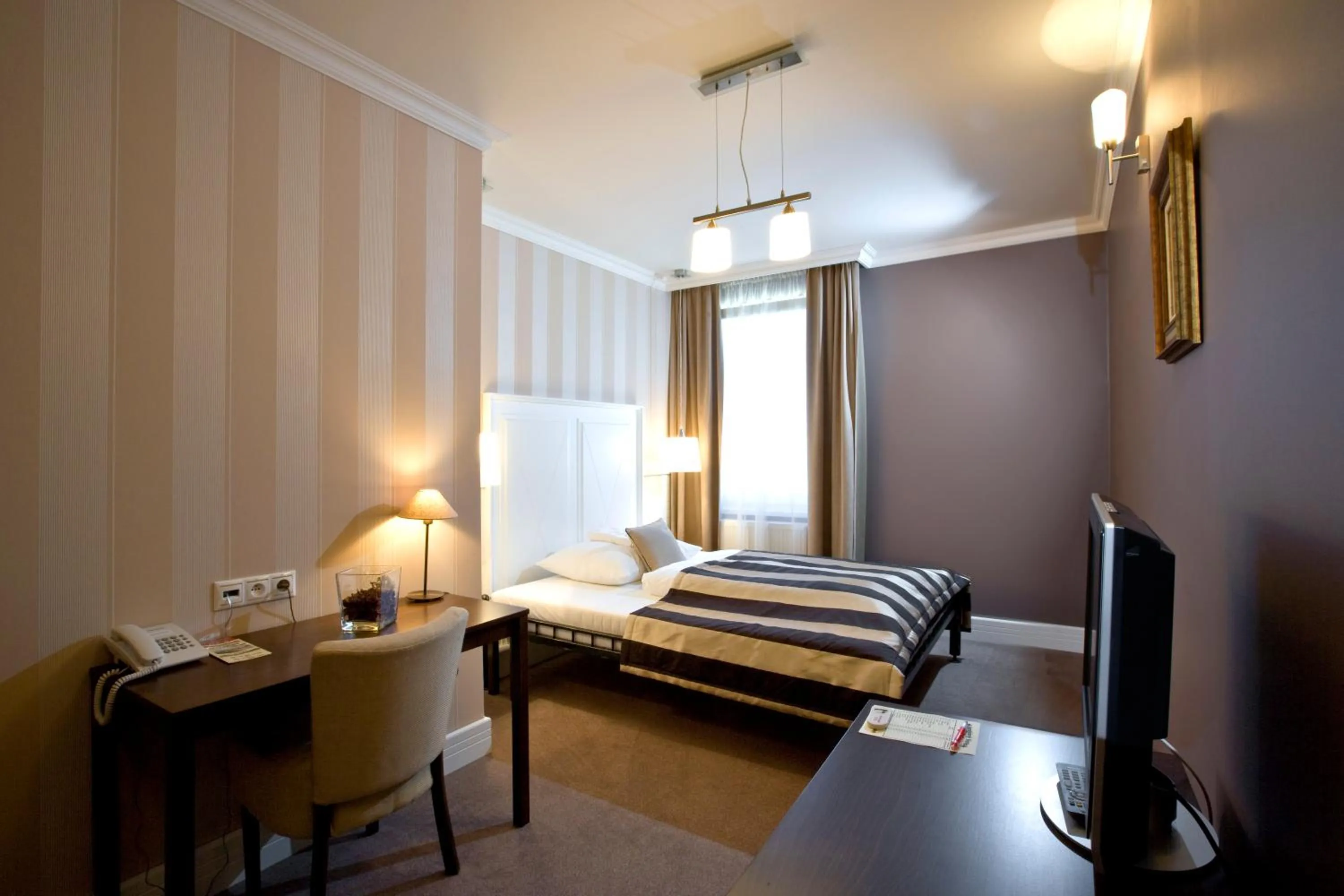 Photo of the whole room, Bed in Pension Eden