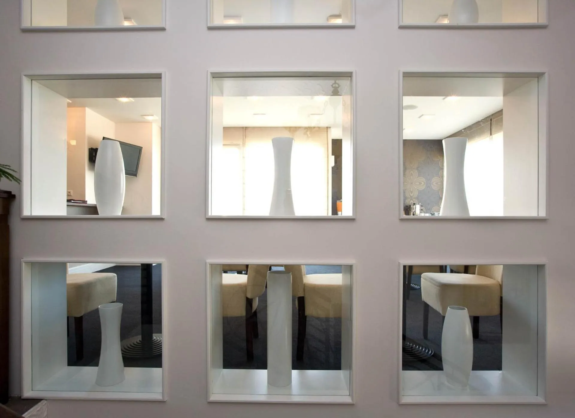 Communal lounge/ TV room in Pension Eden