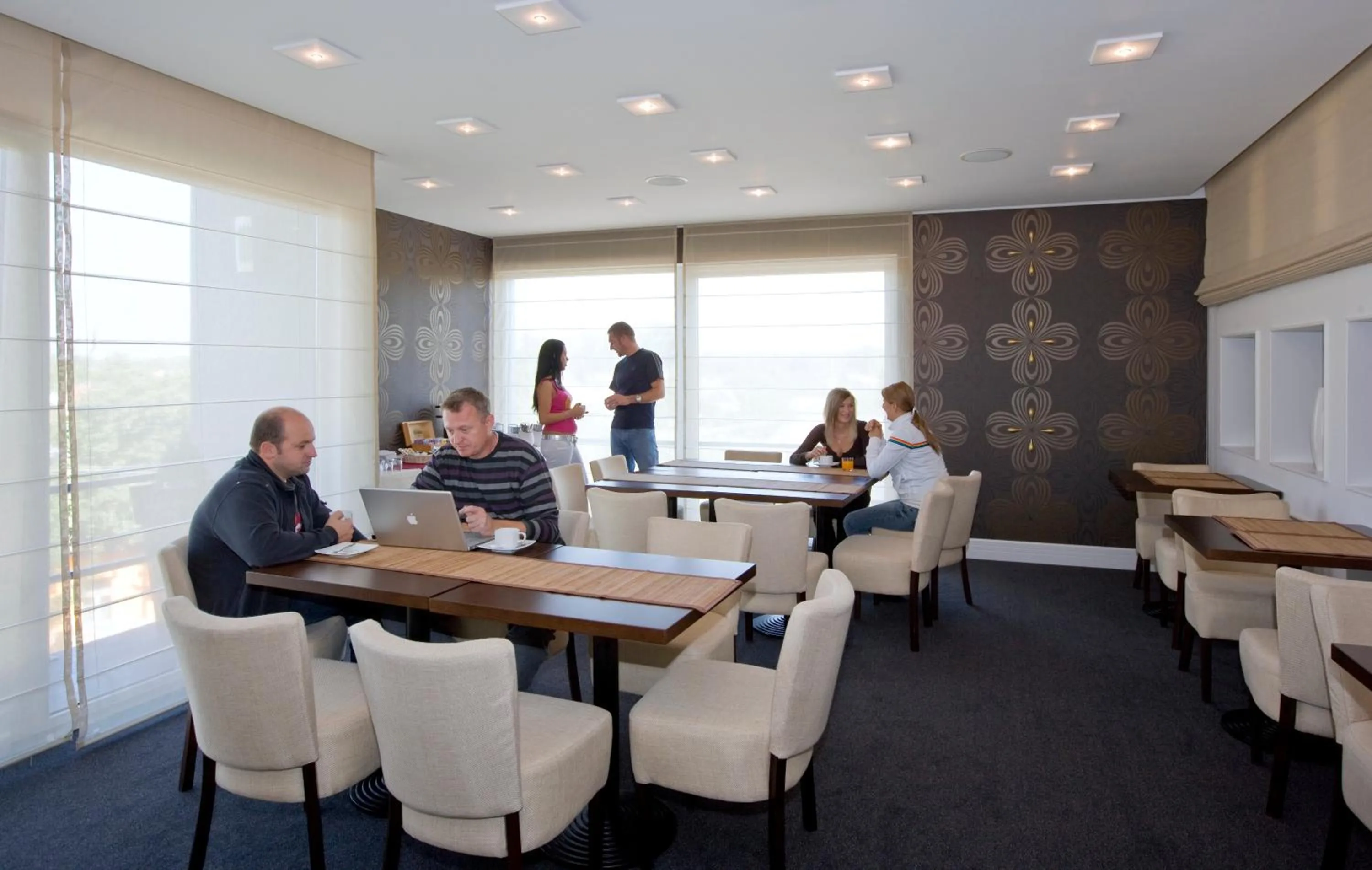 Business facilities in Pension Eden