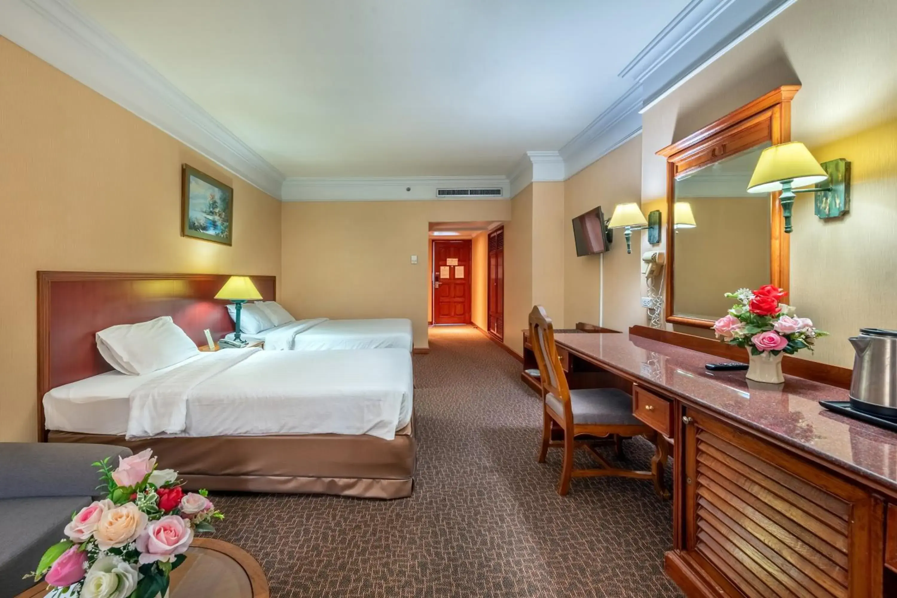 Deluxe Family Room with City View in Royal Benja Hotel - Big Room Family-Friendly Deluxe Family Room with City View in Royal Benja Hotel - Big Room Family-Friendly