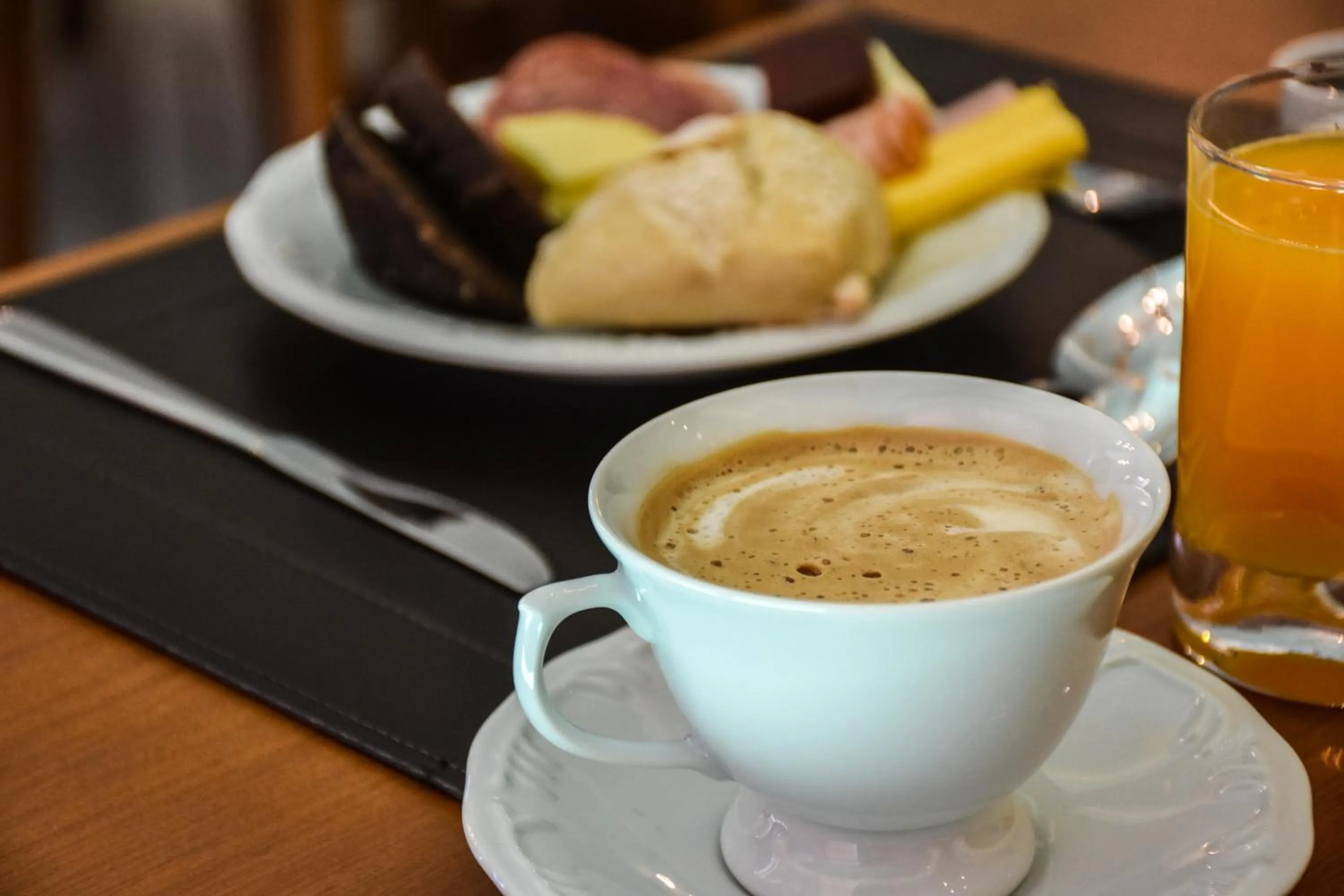 Breakfast in Micheline Hotel Tricot - ao lado da Rua Coberta
