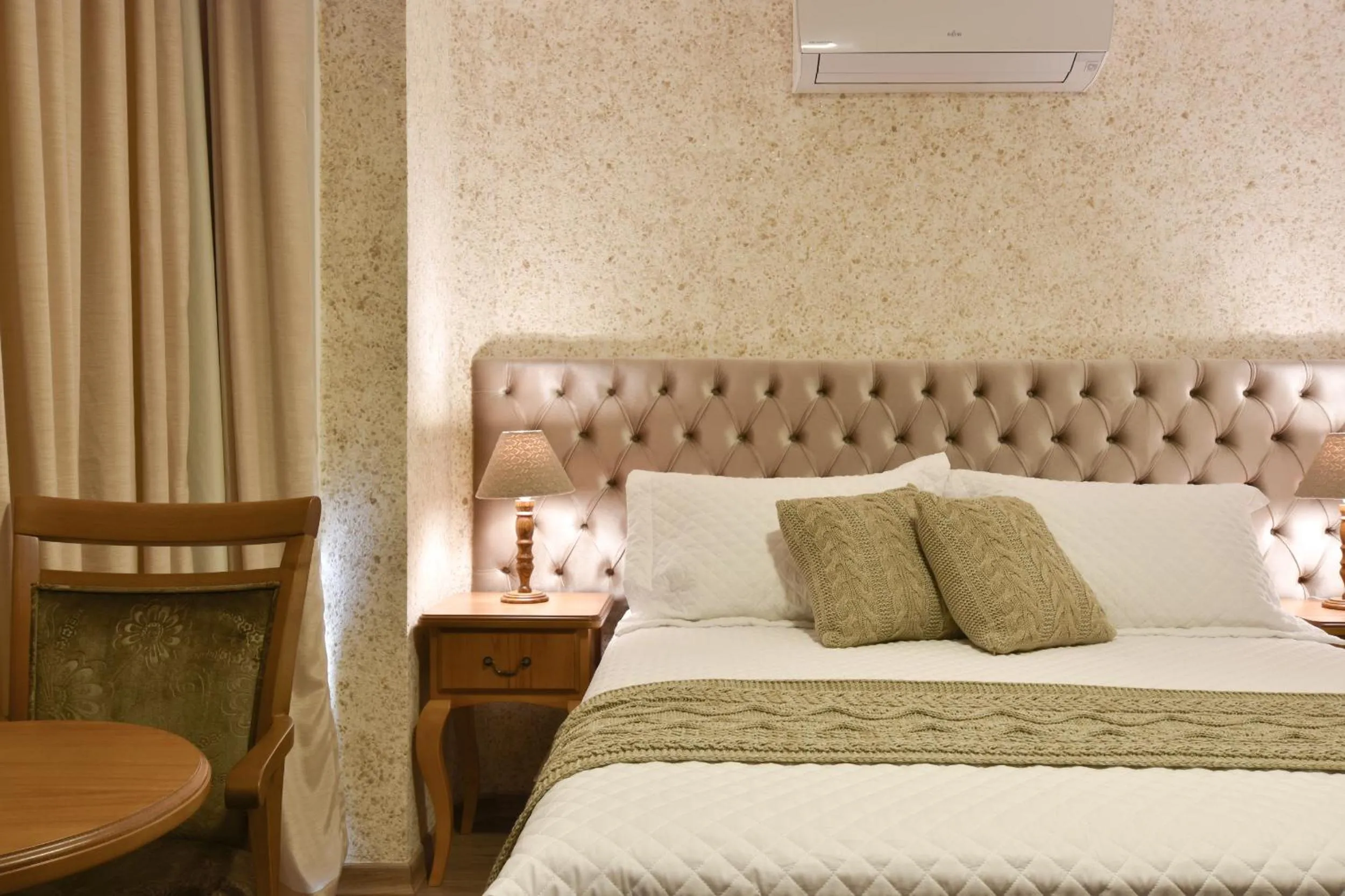 Bed in Micheline Hotel Tricot - ao lado da Rua Coberta