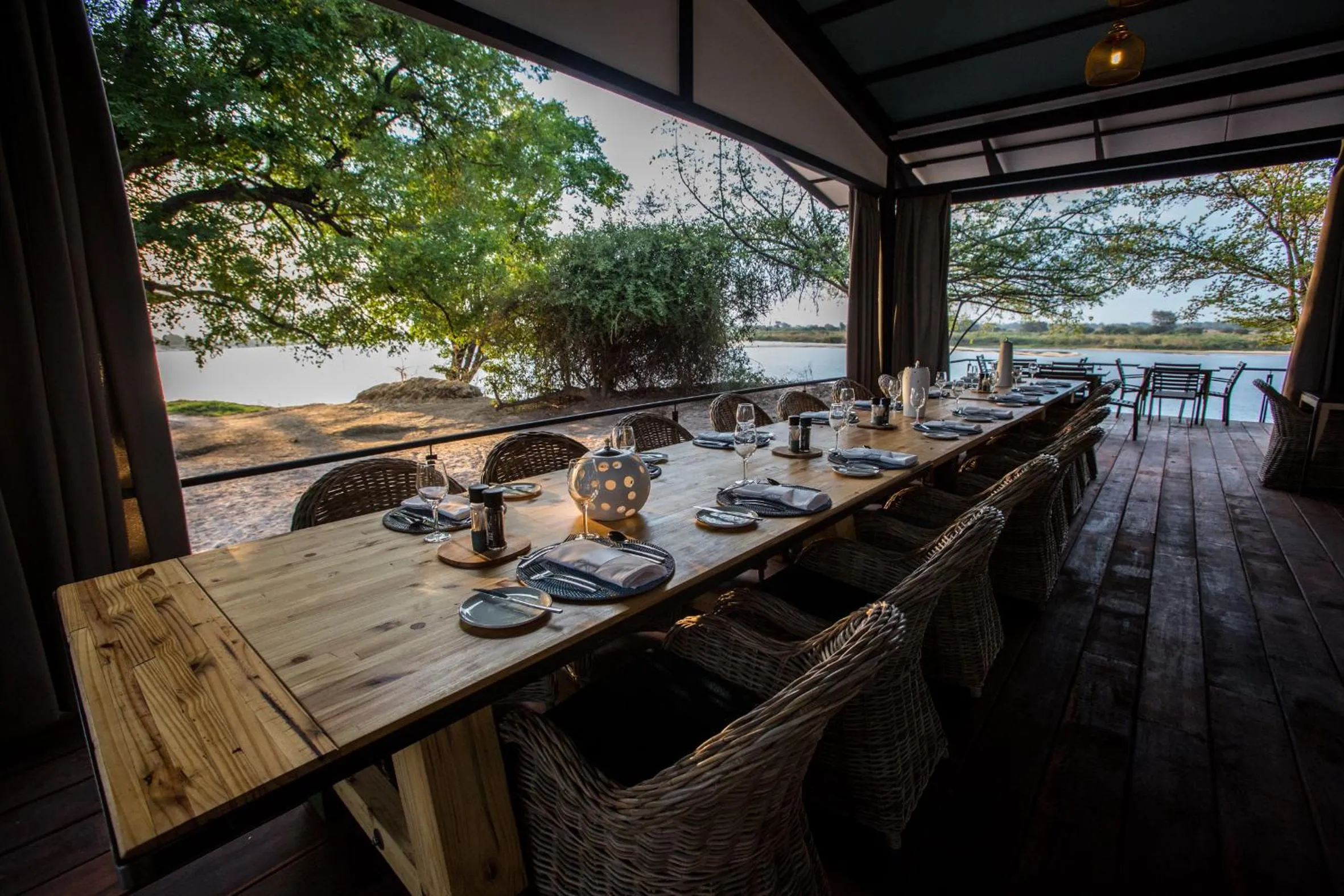 Restaurant/places to eat in Zambezi Mubala Lodge