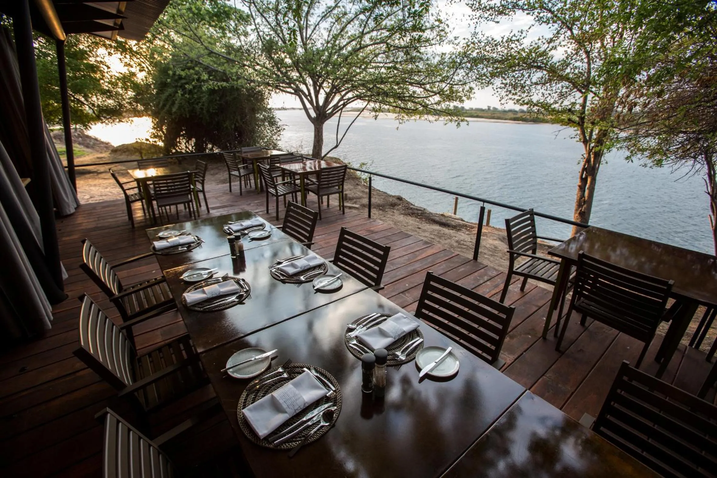Restaurant/places to eat in Zambezi Mubala Lodge