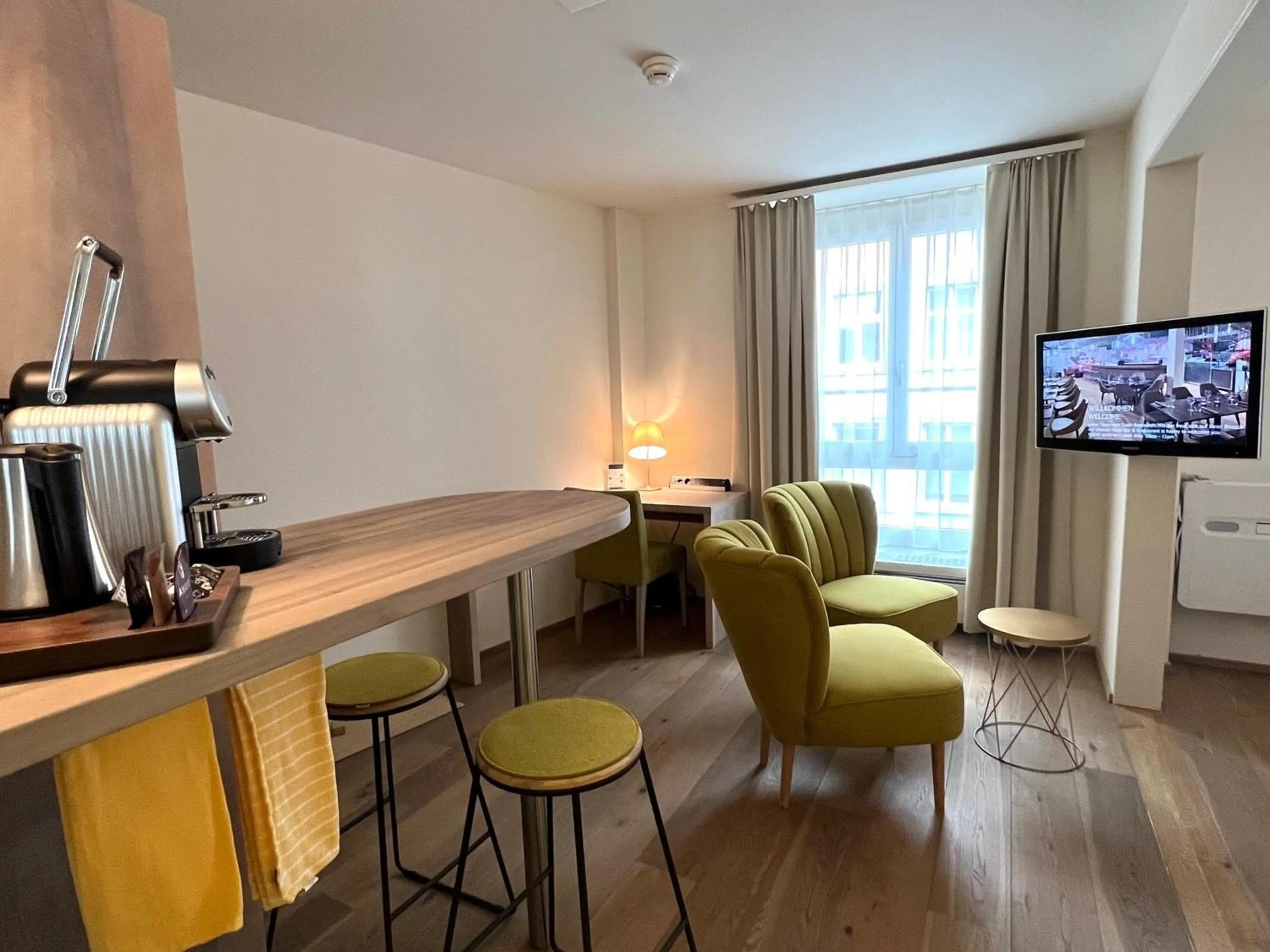 Living room in PLATZHIRSCH ZÜRICH - Downtown Boutique Hotel & Sushi Lounge