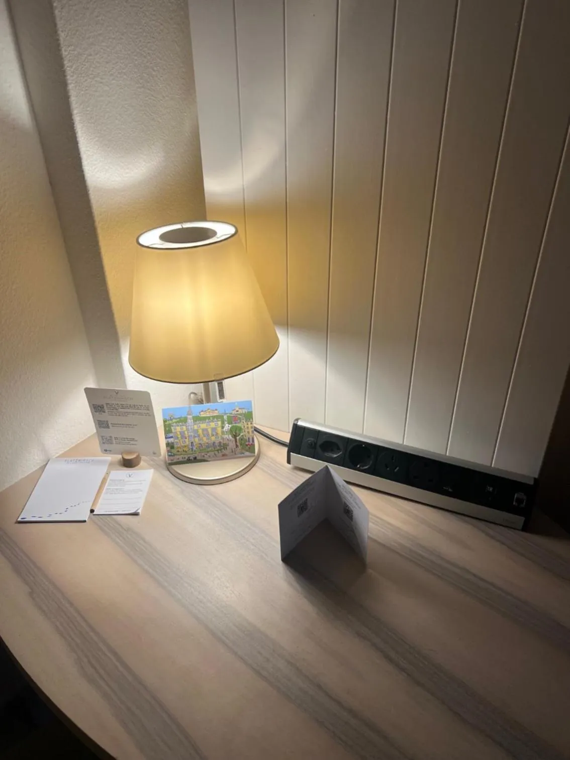 Photo of the whole room in PLATZHIRSCH ZÜRICH - Downtown Boutique Hotel & Sushi Lounge