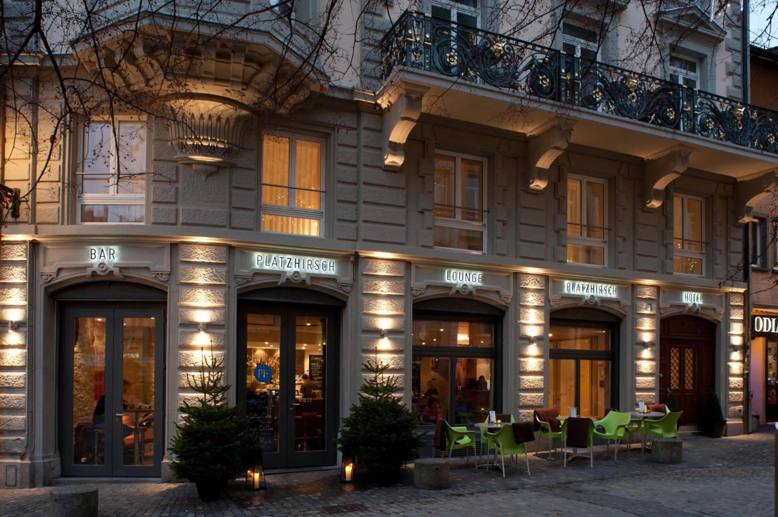 Property building in PLATZHIRSCH ZÜRICH - Downtown Boutique Hotel & Sushi Lounge