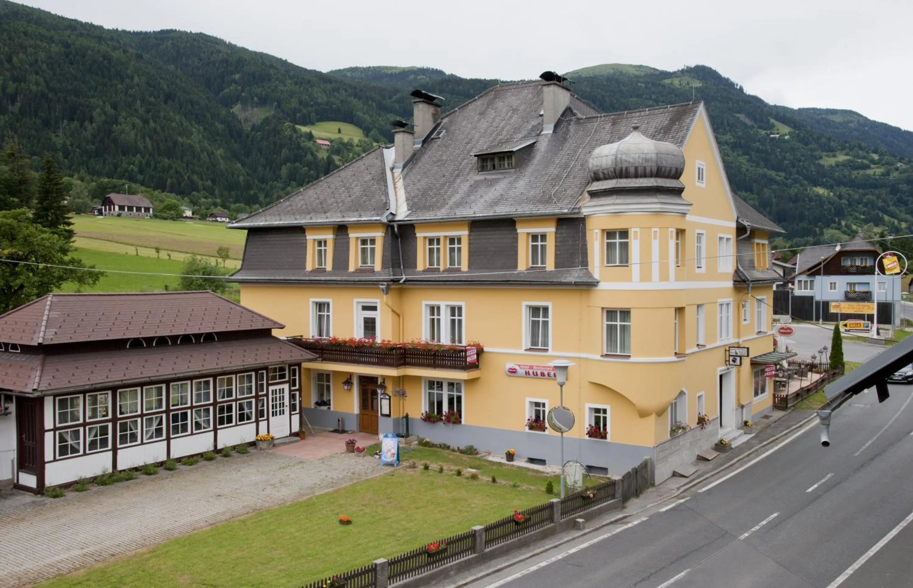 Facade/entrance in Hotel Villa Huber