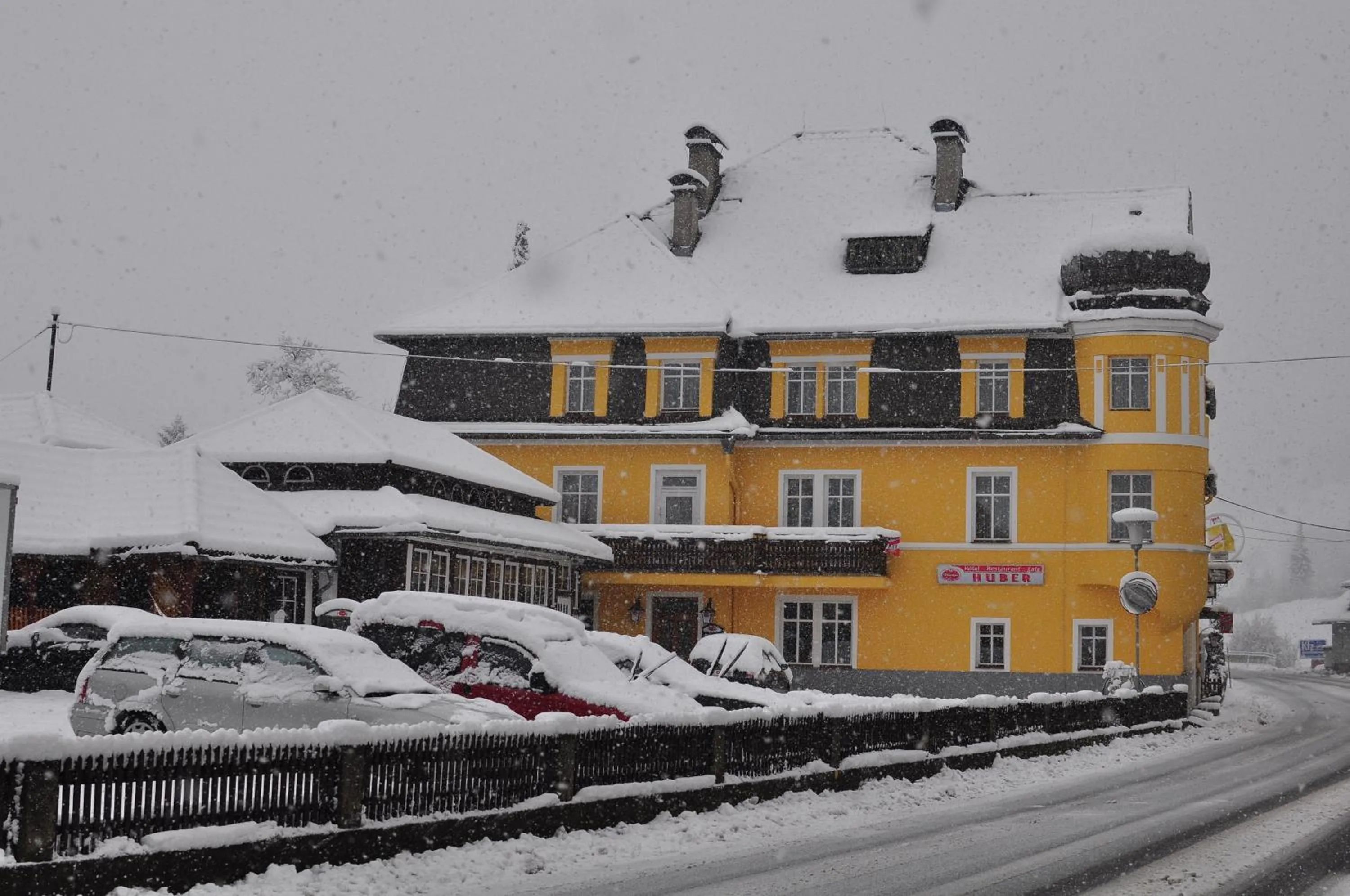 Facade/entrance in Hotel Villa Huber