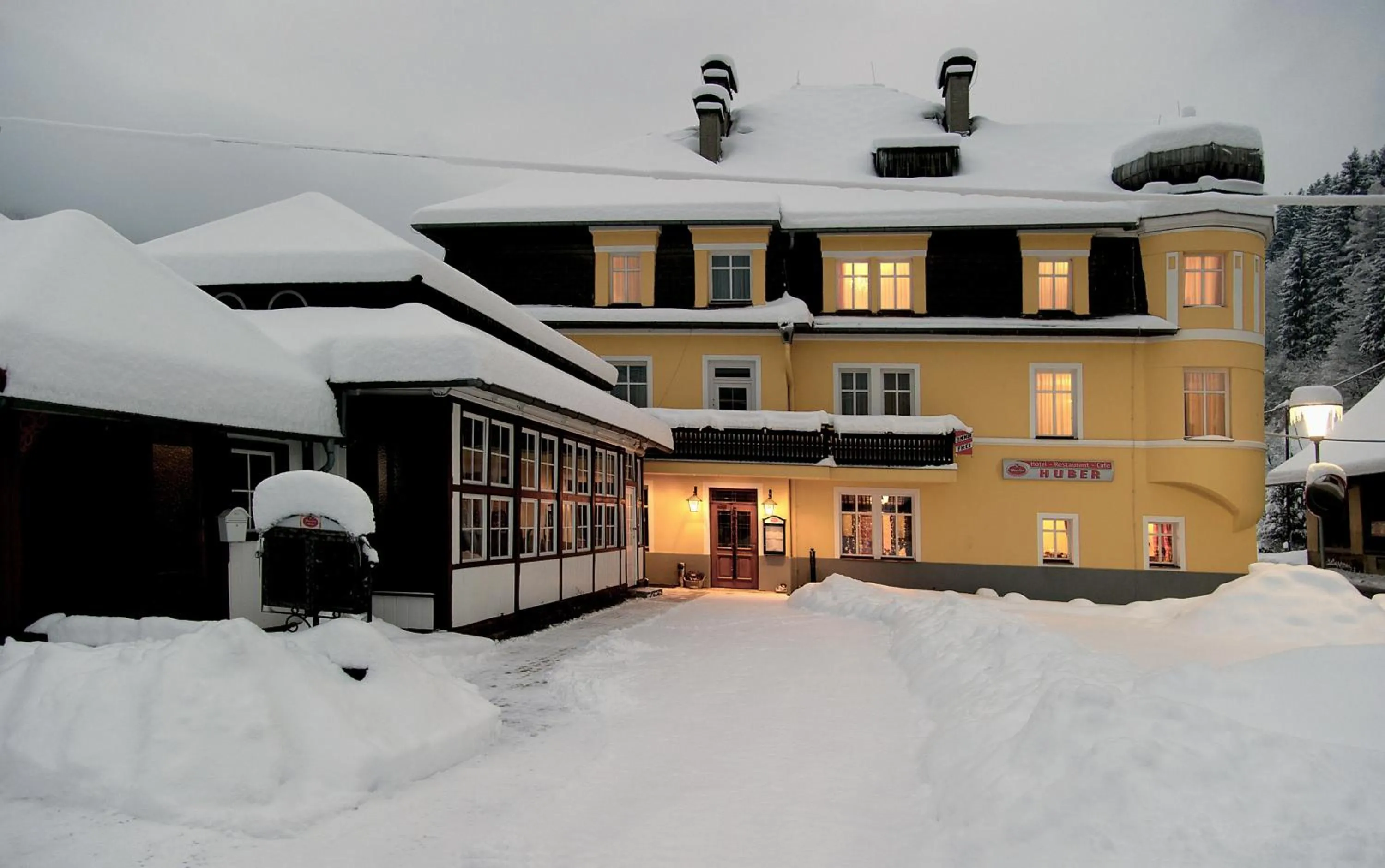 Facade/entrance in Hotel Villa Huber
