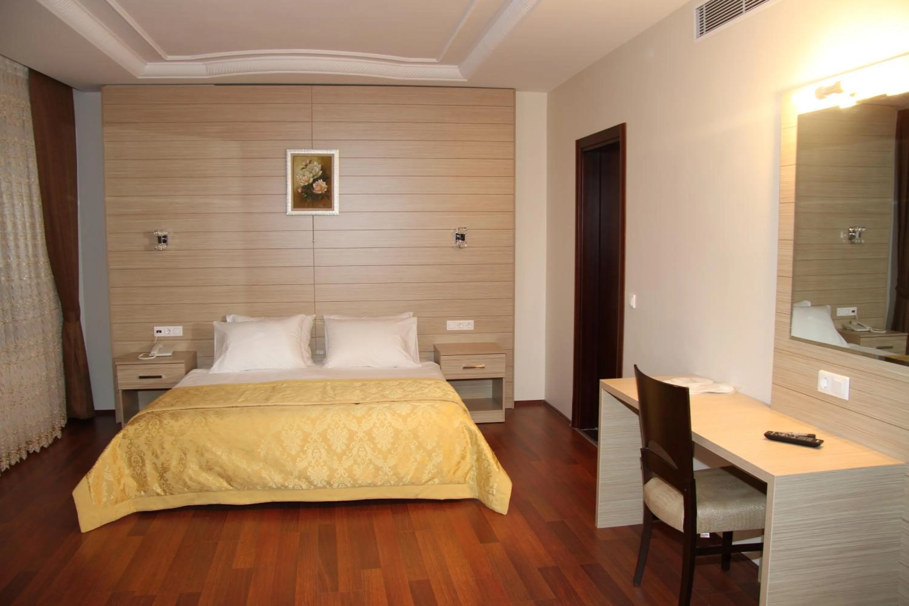 Bedroom, Bed in Solis Hotel