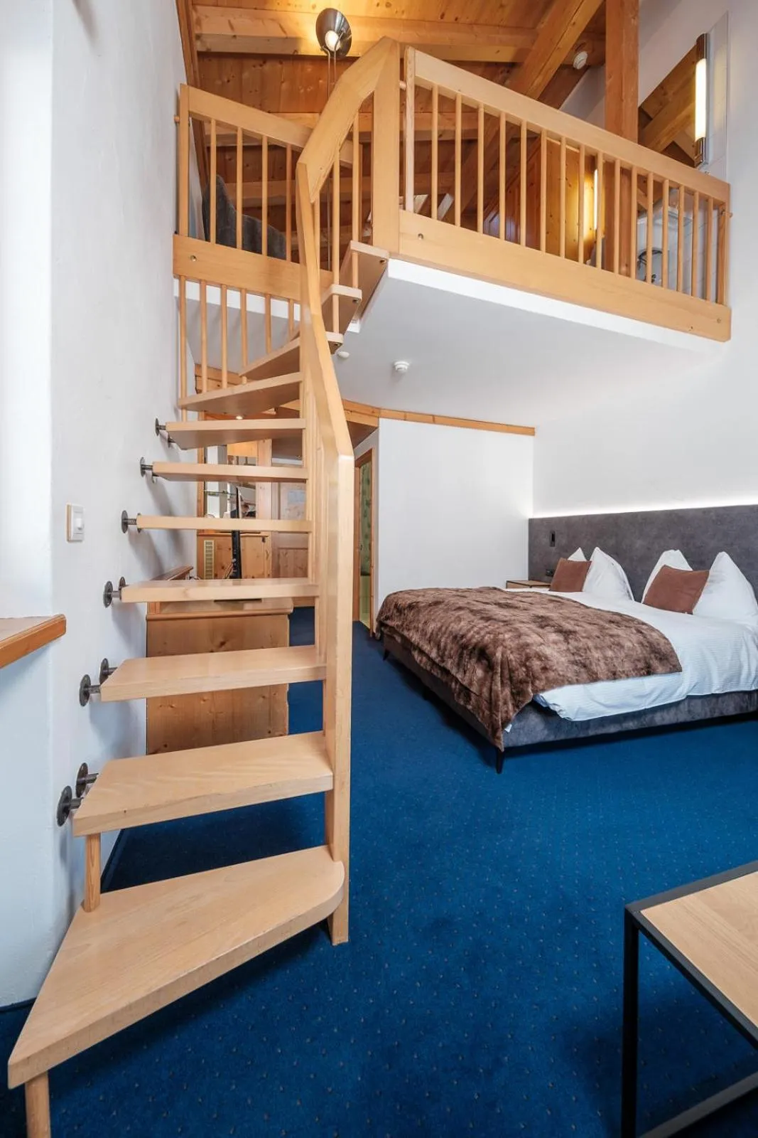 Bedroom, Bed in Hotel Bünda Davos