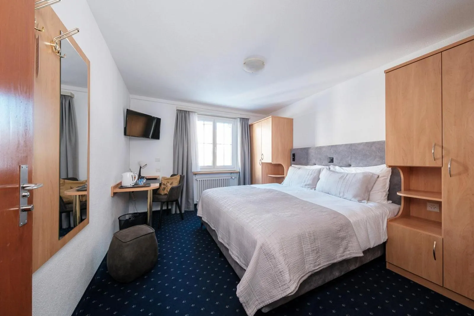 Bedroom, Bed in Hotel Bünda Davos