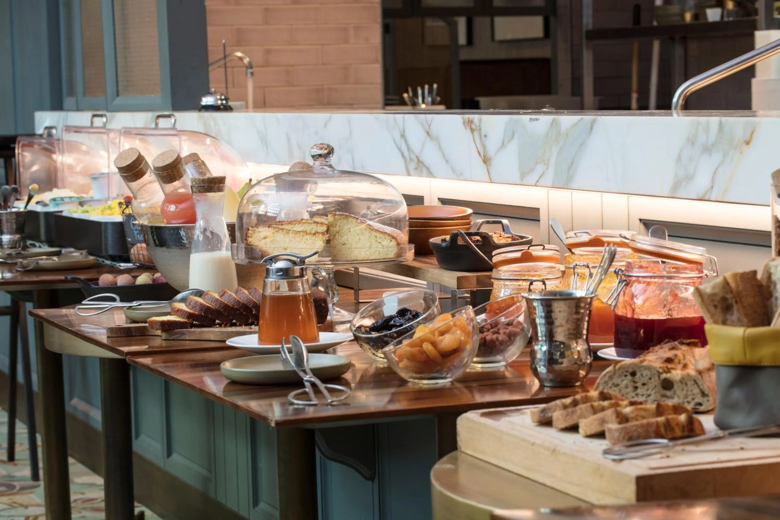 Buffet breakfast in Maison Bréguet
