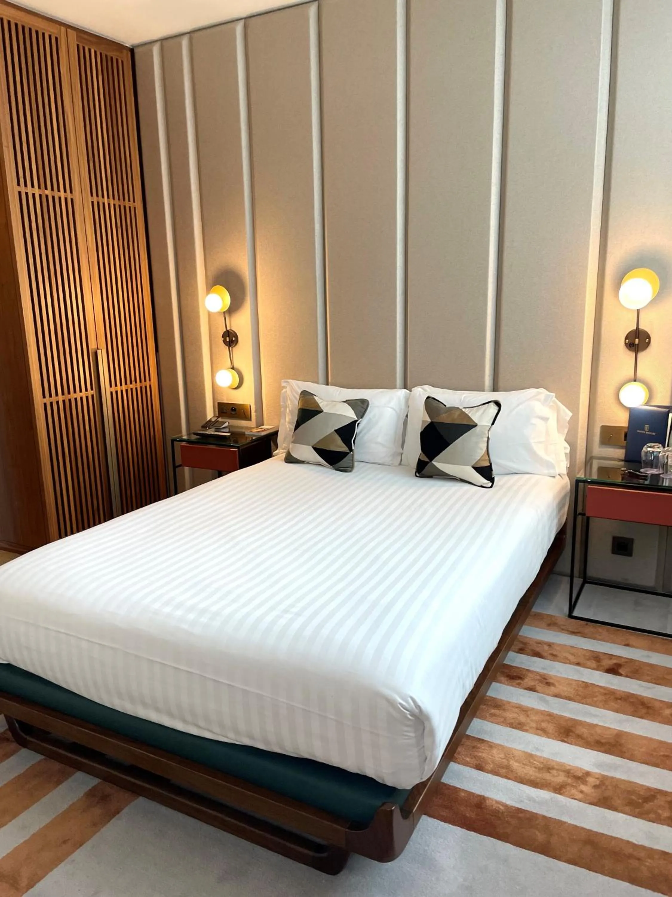 Bedroom, Bed in Maison Bréguet