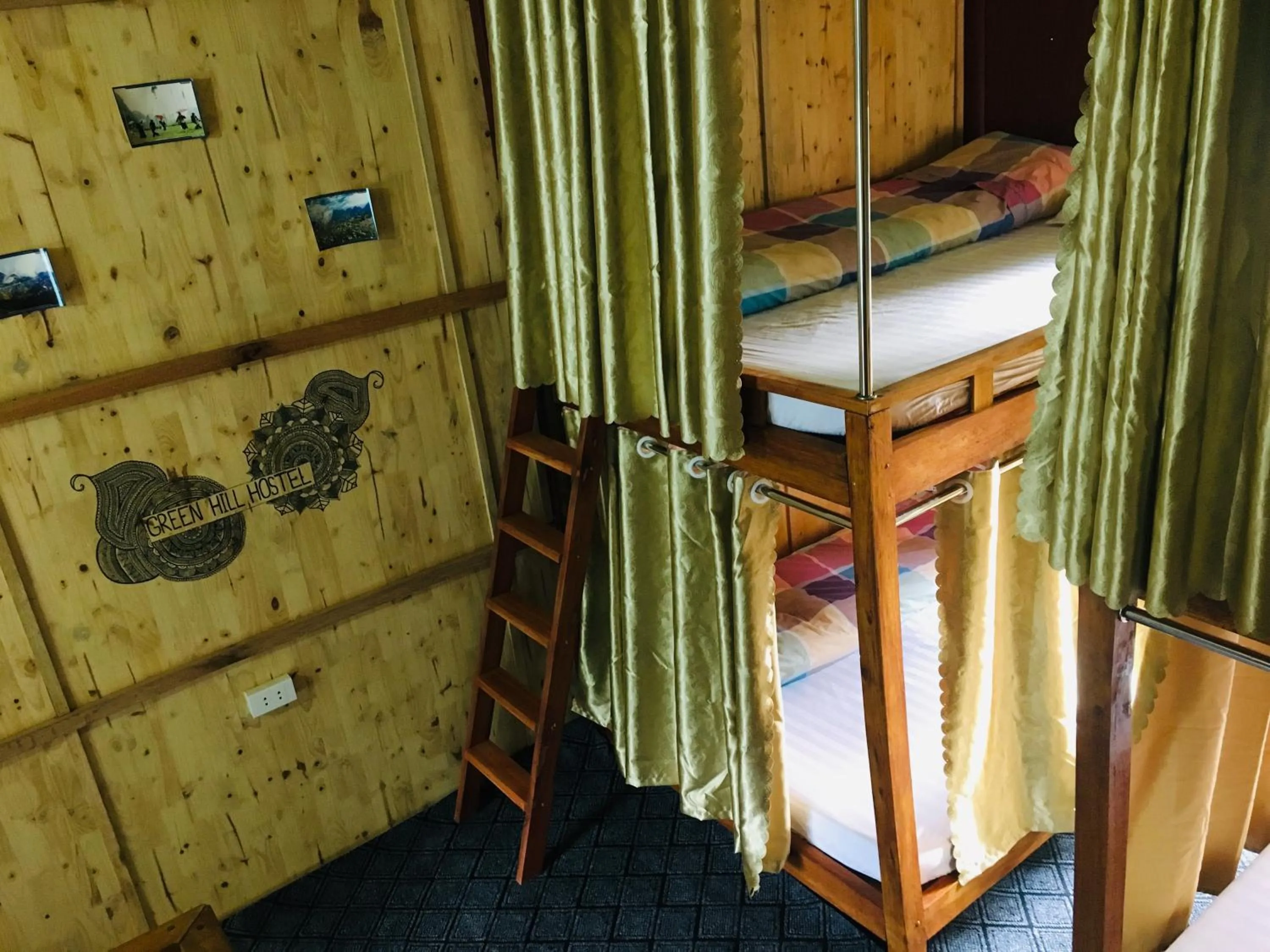 bunk bed, Bed in Green Hill Hostel & Tour
