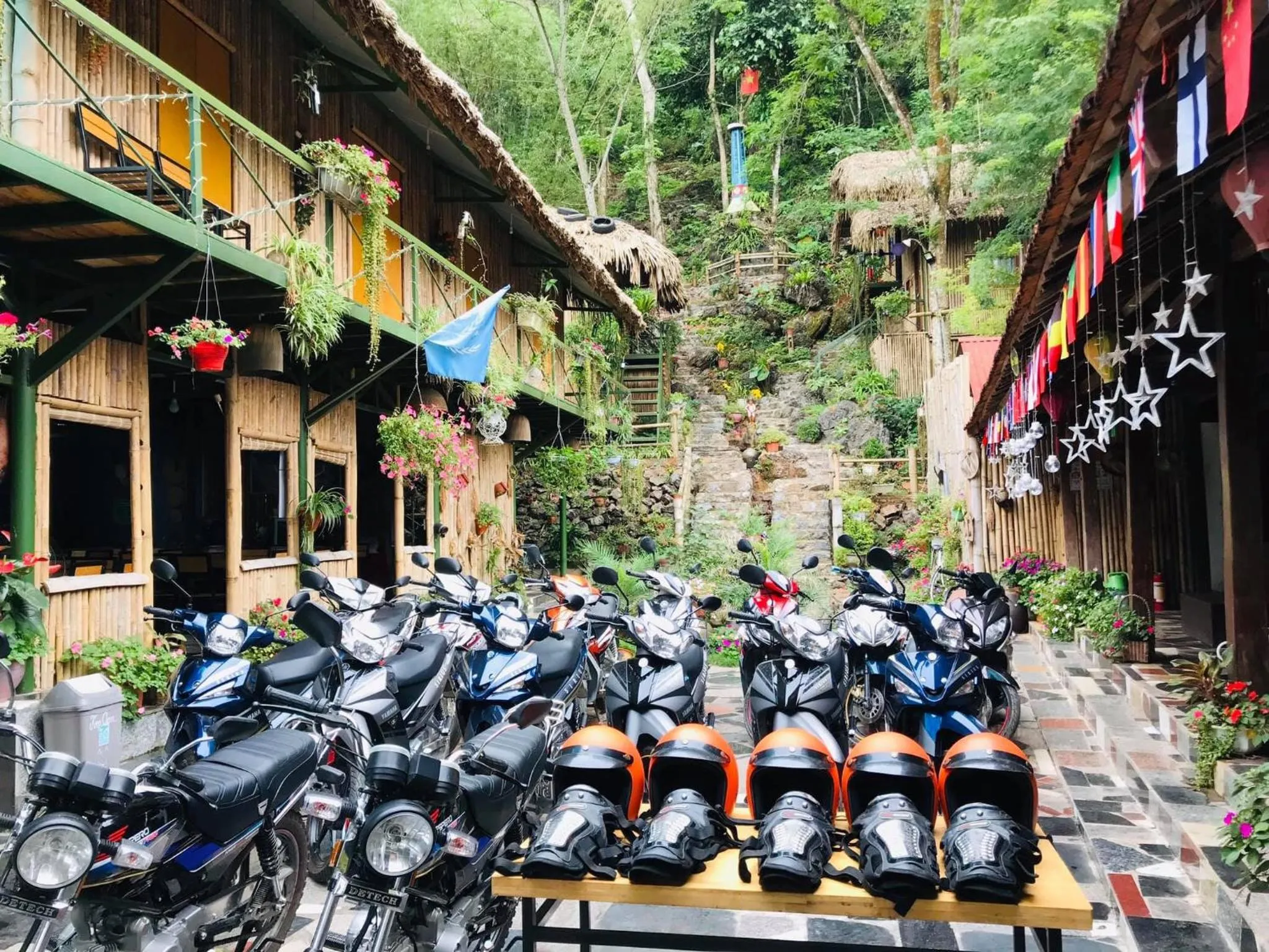 People in Green Hill Hostel & Tour