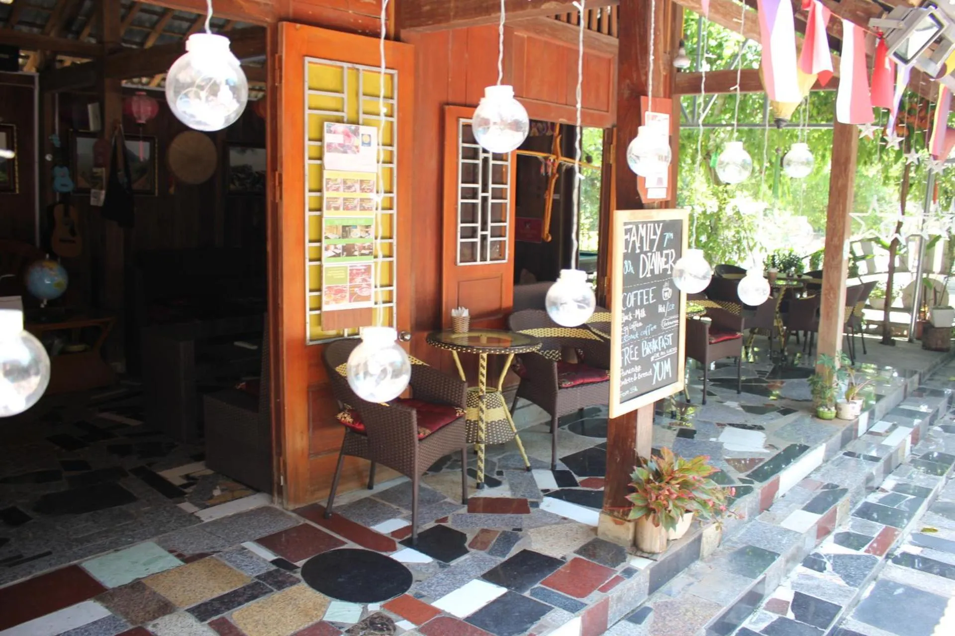 Patio in Green Hill Hostel & Tour