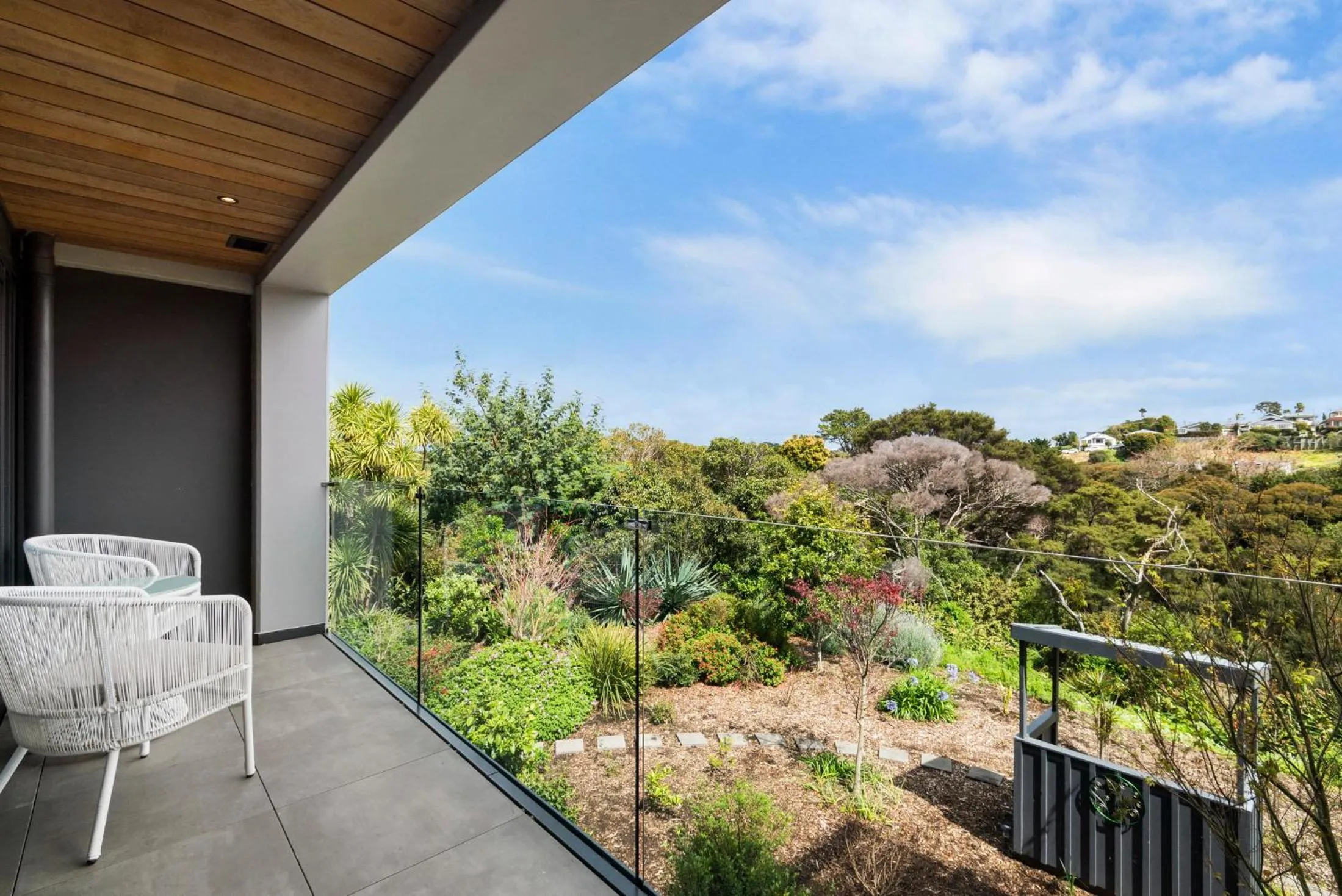 Garden view in FERNZ Motel & Apartments Birkenhead