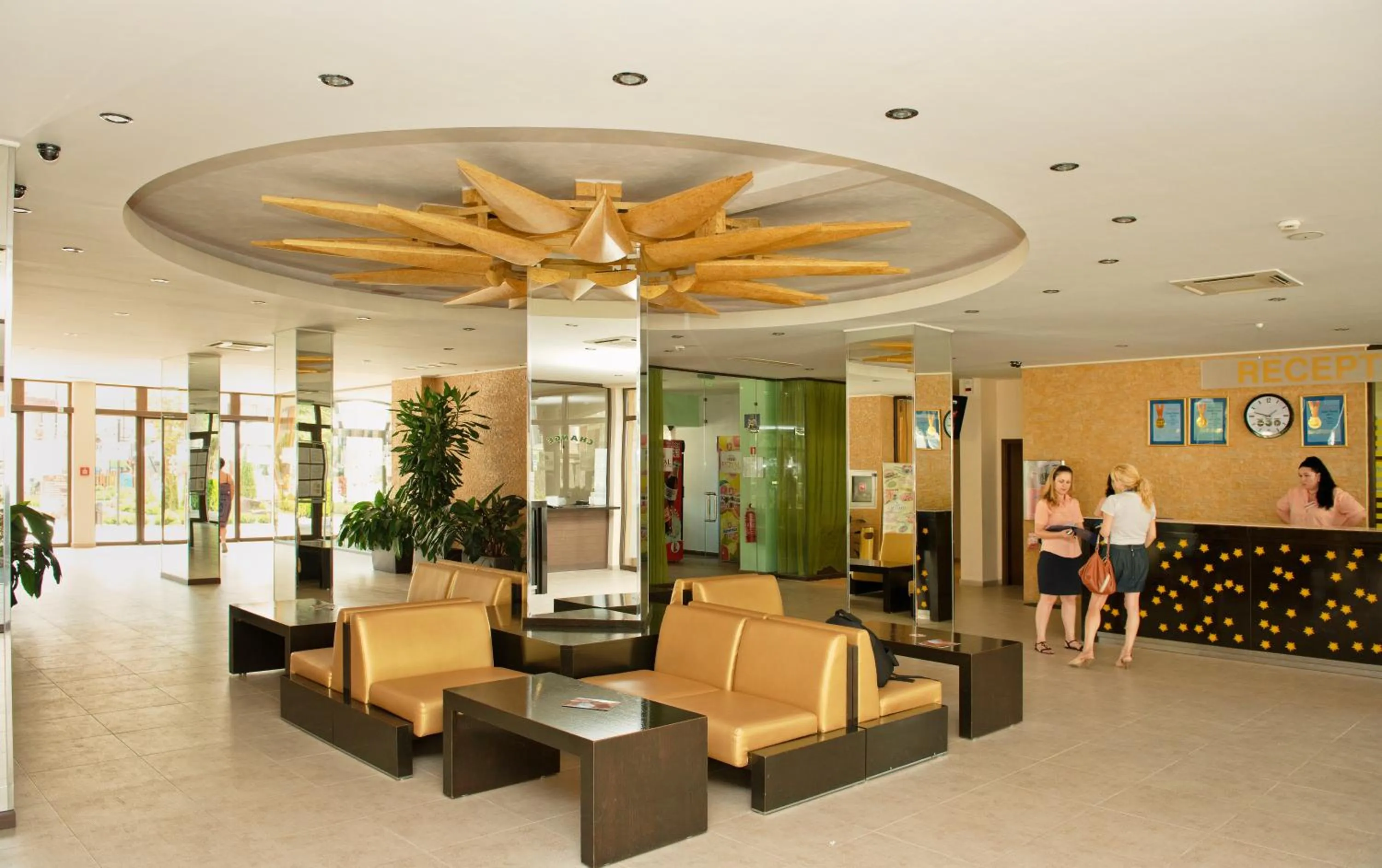Lobby or reception in Royal Sun Apartments