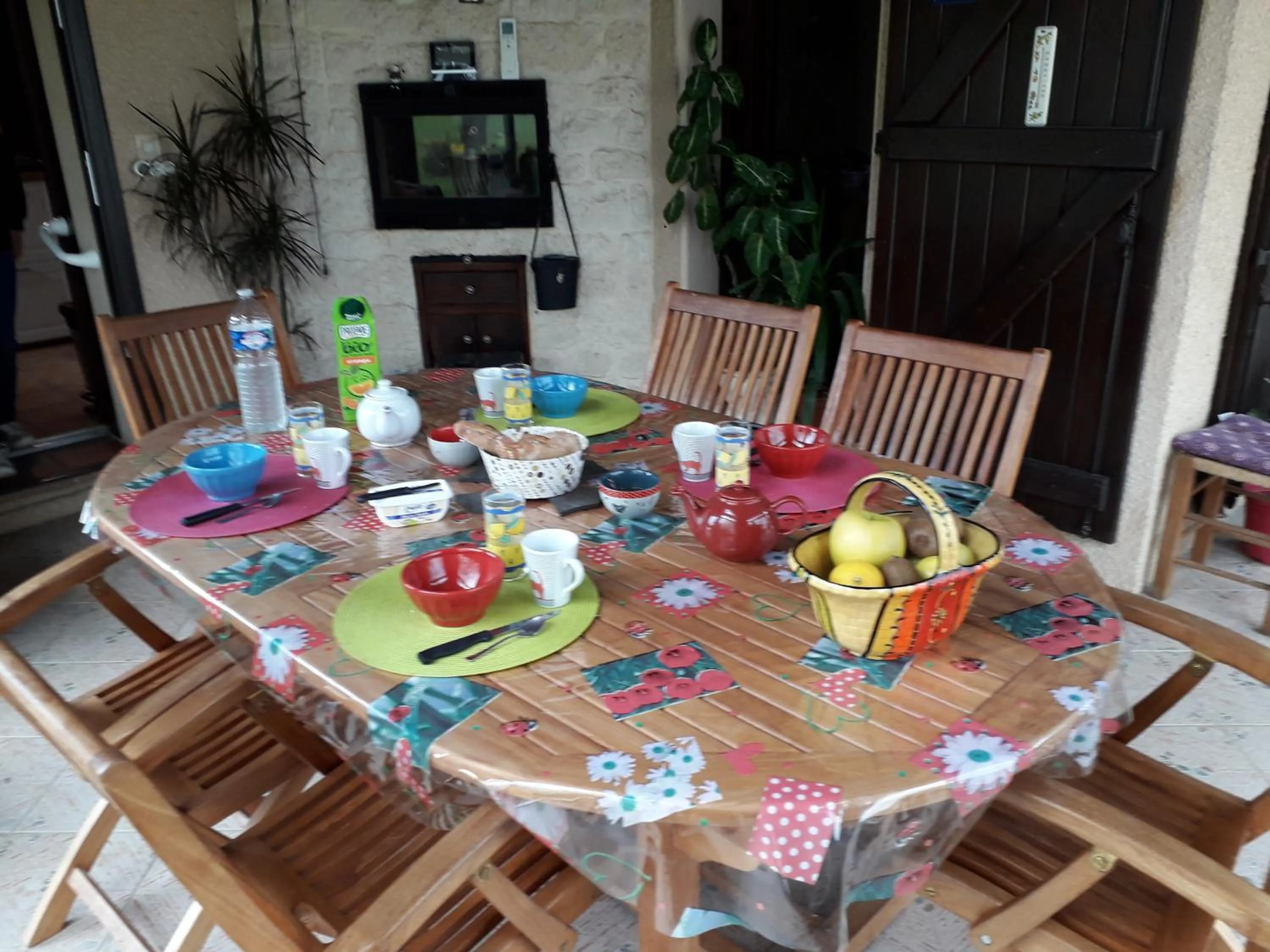 Breakfast in Villa Gazounette