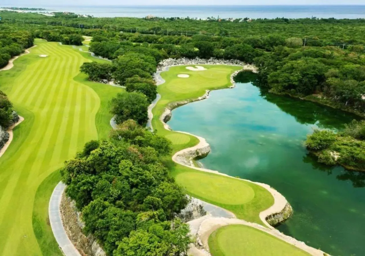 Nearby landmark in Xcacel Dreams